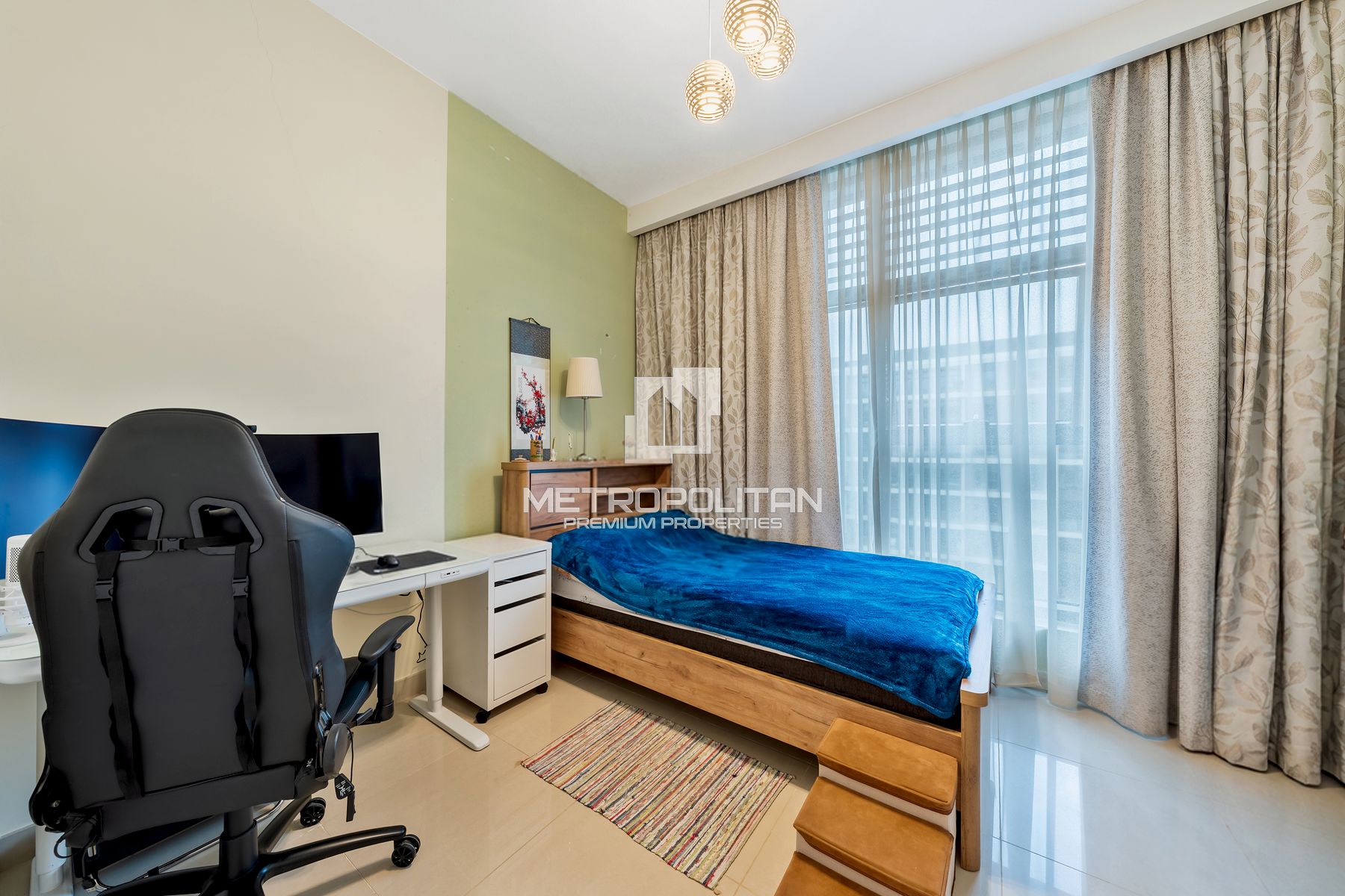 Pool and Park View |Spacious |Rented | Negotiable