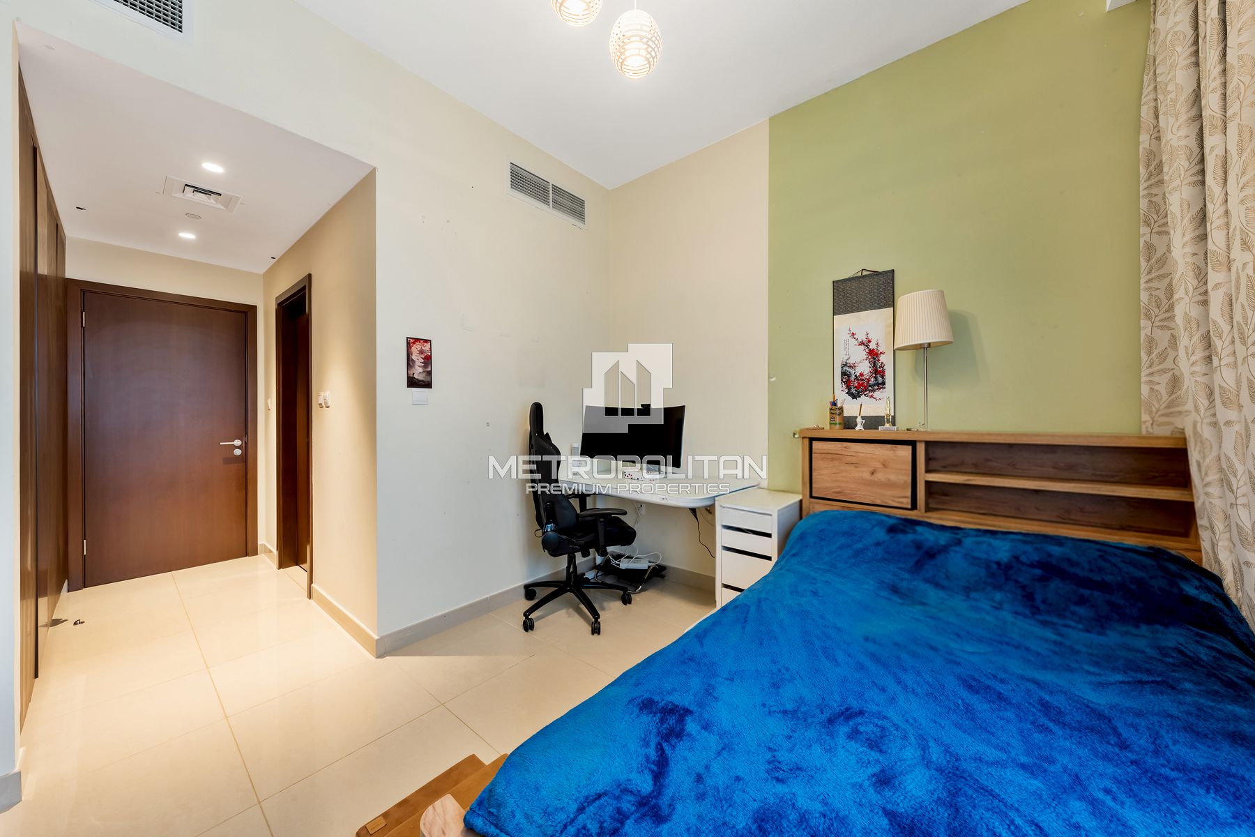 Pool and Park View |Spacious |Rented | Negotiable