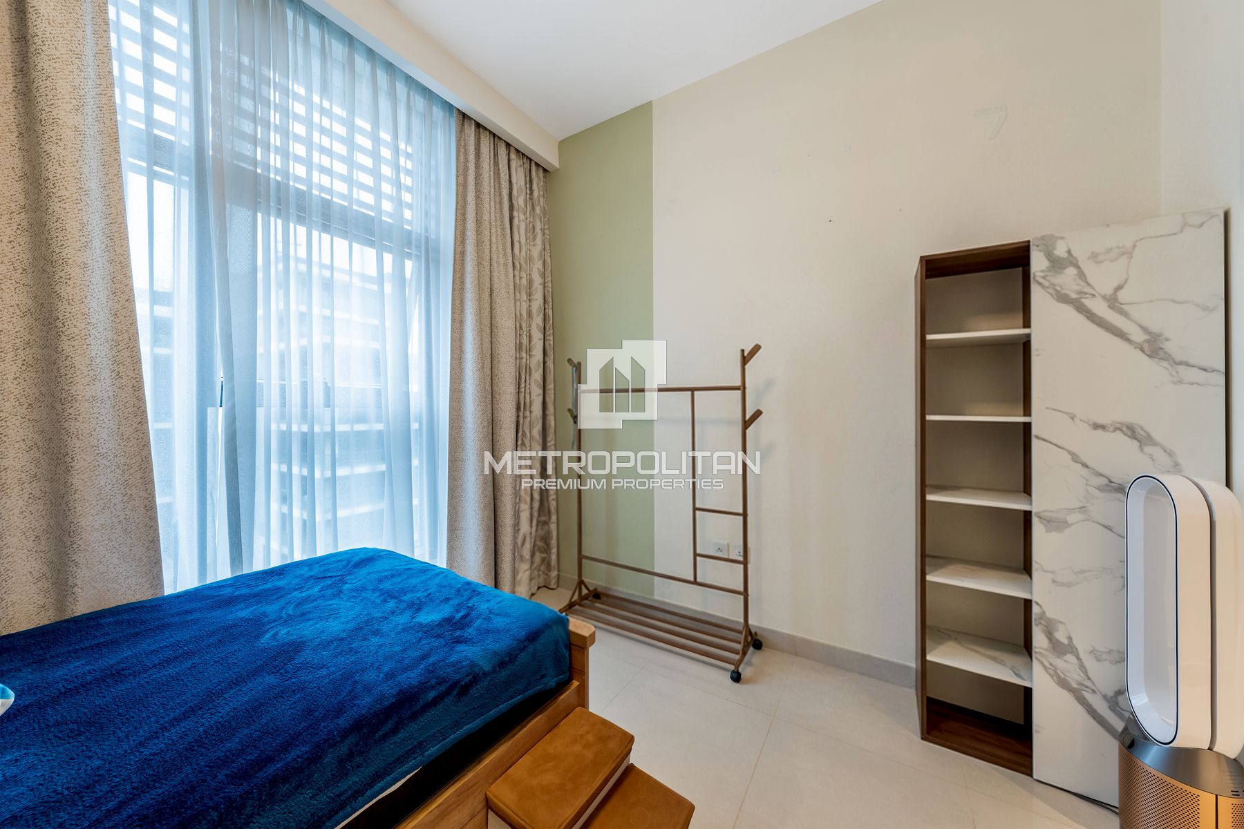 Pool and Park View |Spacious |Rented | Negotiable