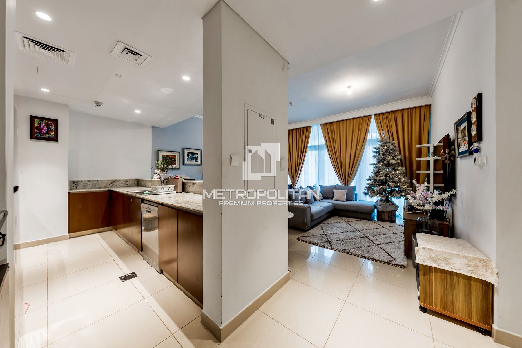 Pool and Park View |Spacious |Rented | Negotiable