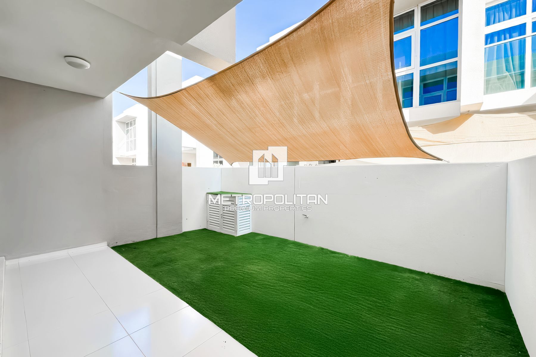 RRM | Unfurnished | Open Kitchen | Mint Condition photo-5