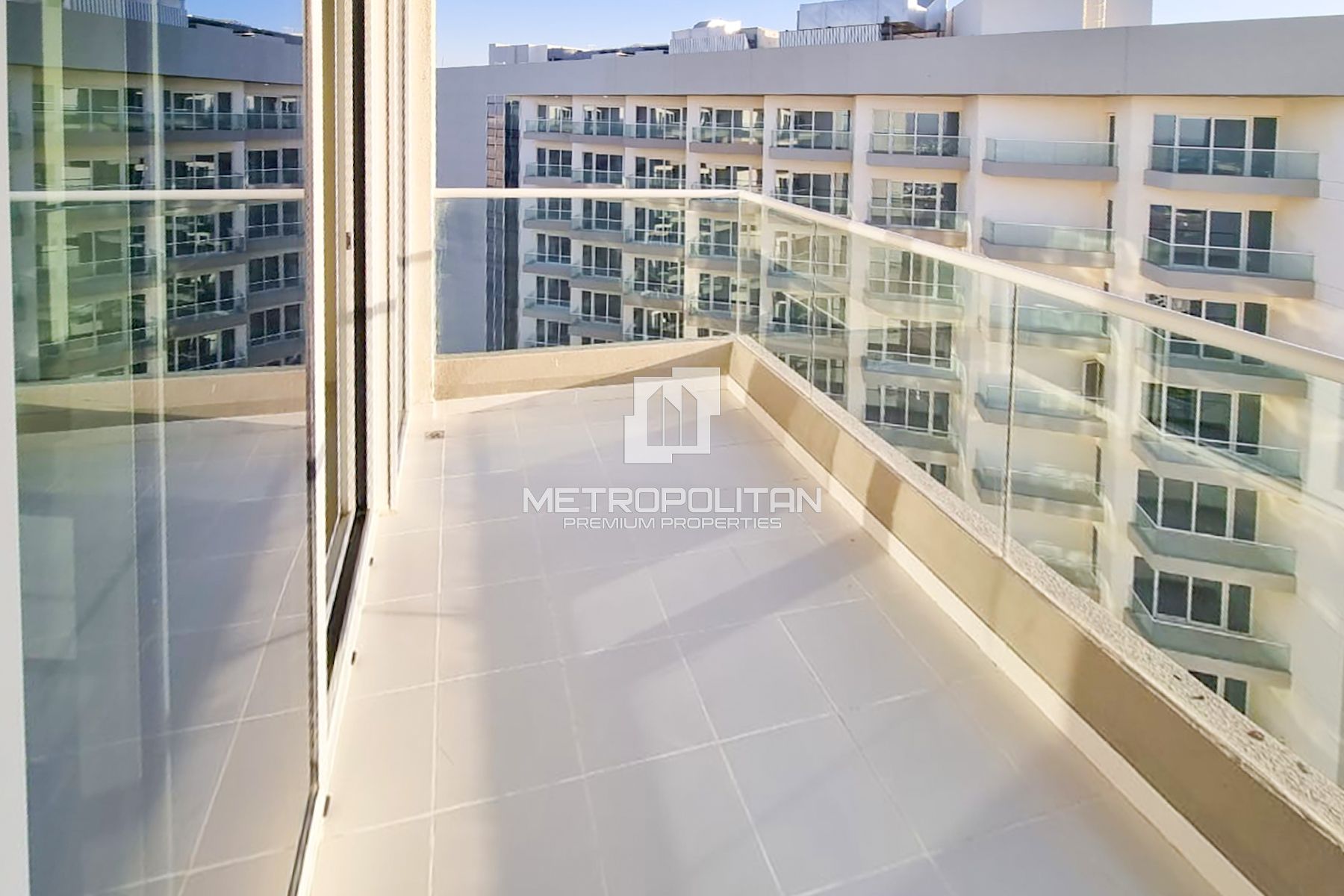 LARGEST LAYOUT I HIGH FLOOR I RENTED photo-1