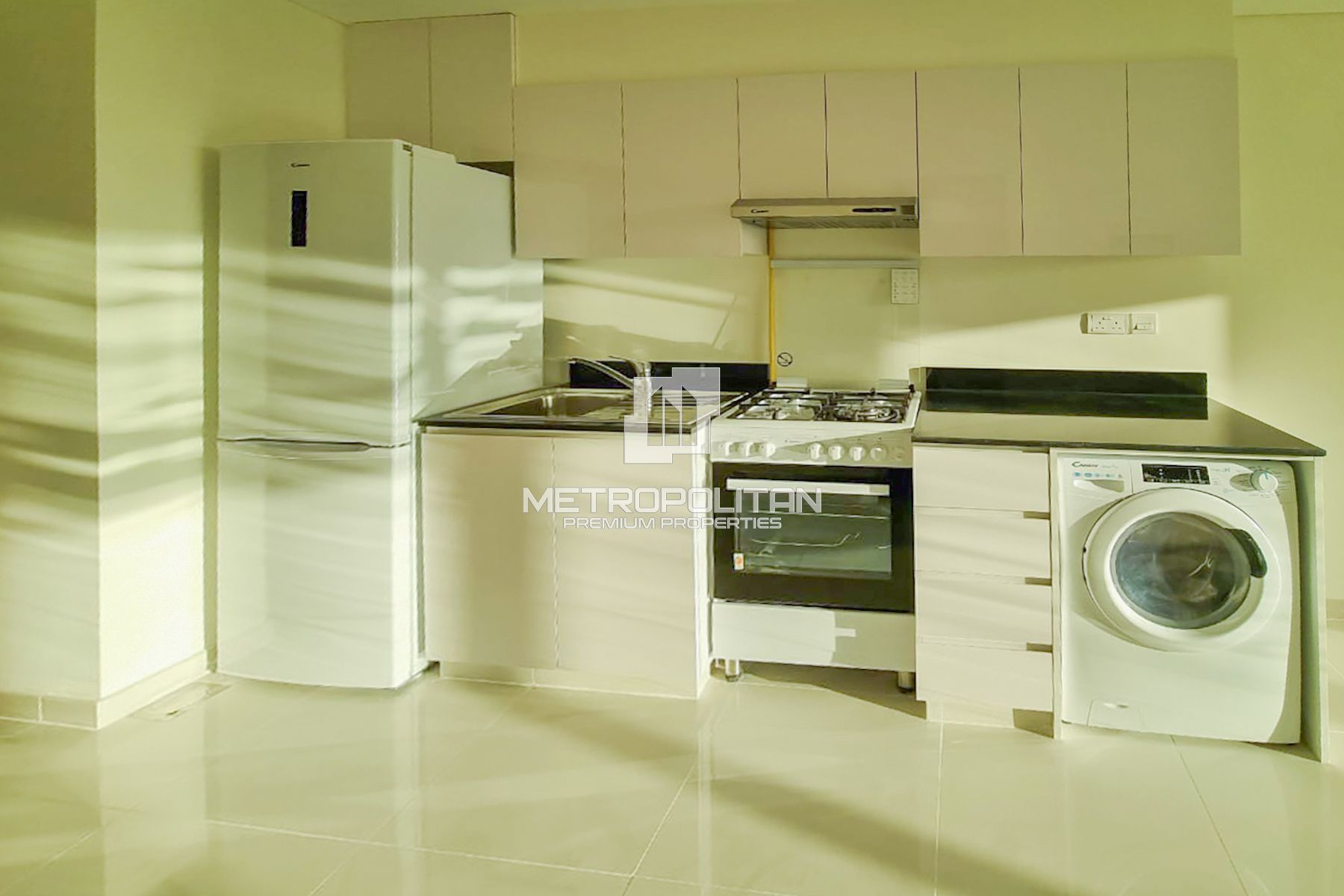 LARGEST LAYOUT I HIGH FLOOR I RENTED photo-2