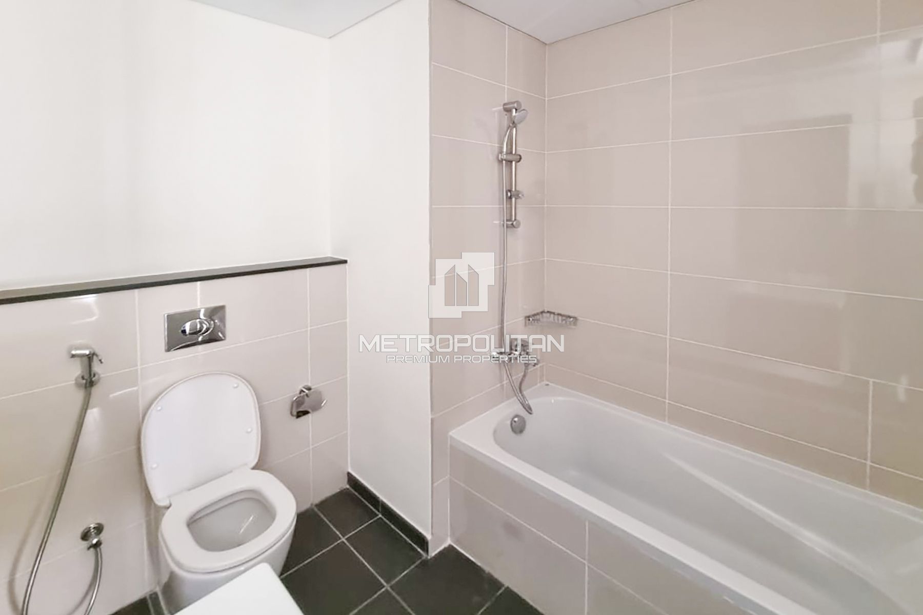 LARGEST LAYOUT I HIGH FLOOR I RENTED photo-7