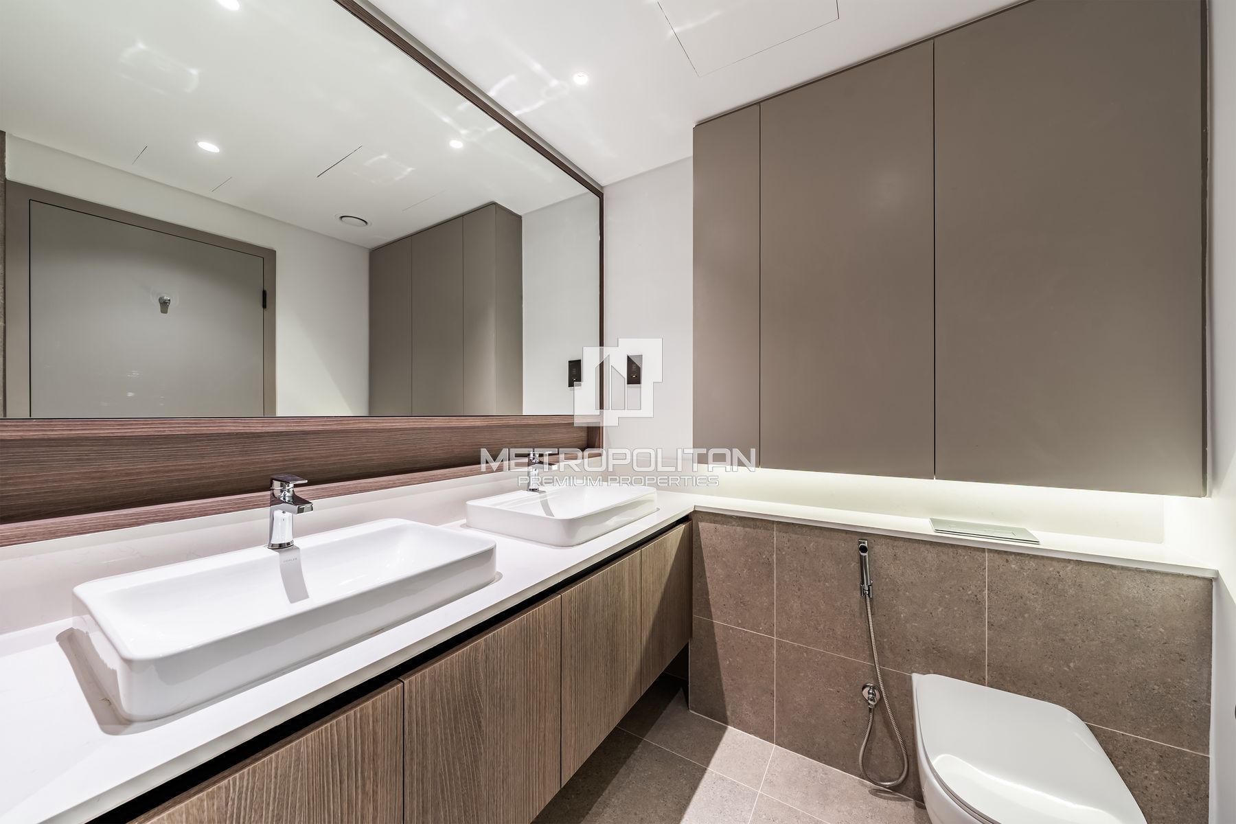 Upgraded | Pool And Park view | Single Row photo-4