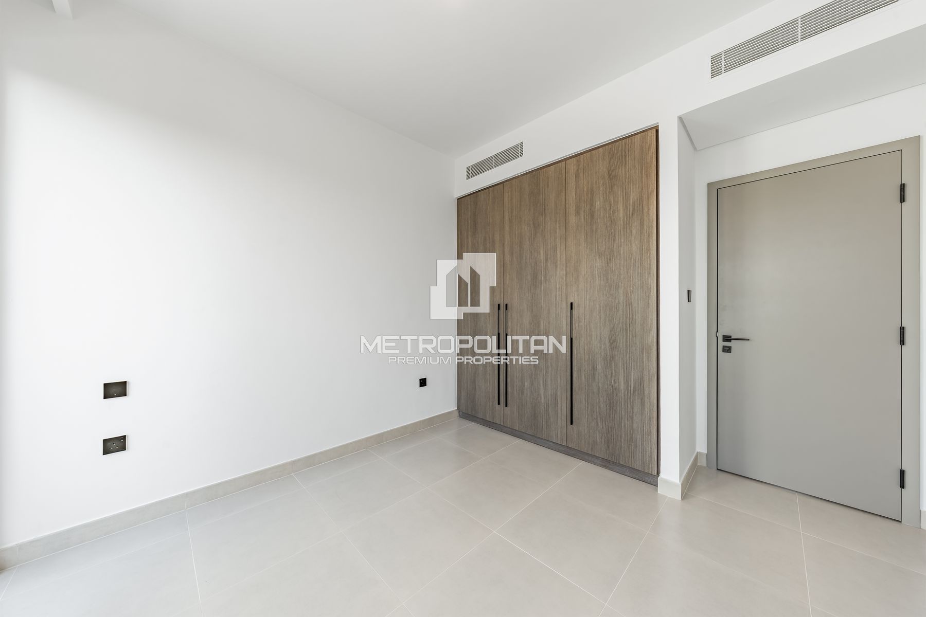 Upgraded | Pool And Park view | Single Row photo-6