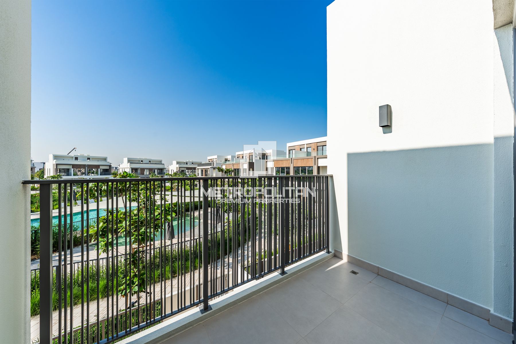 Upgraded | Pool And Park view | Single Row photo-7