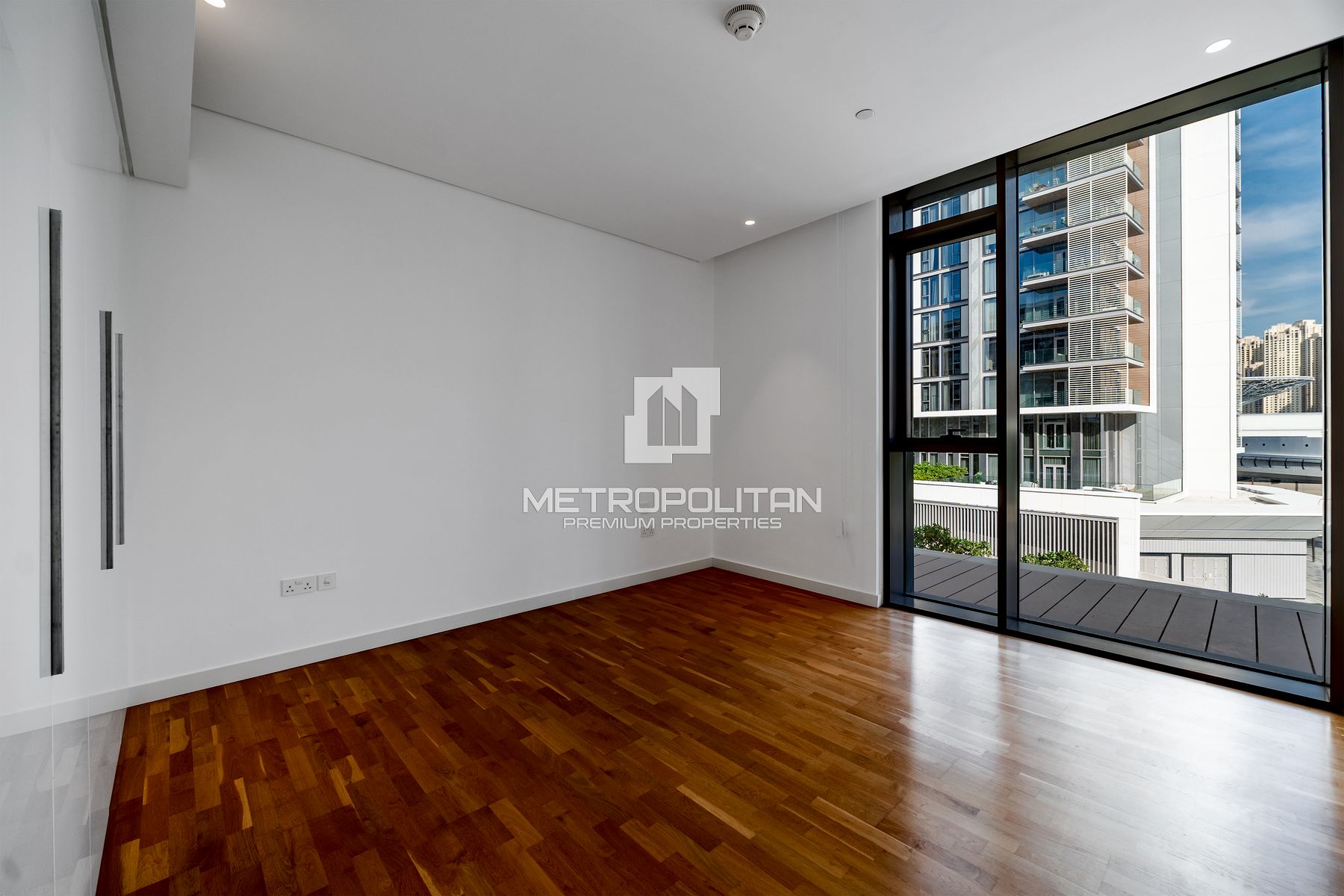 Park and Sea Views| Large Layout | Excellent Price
