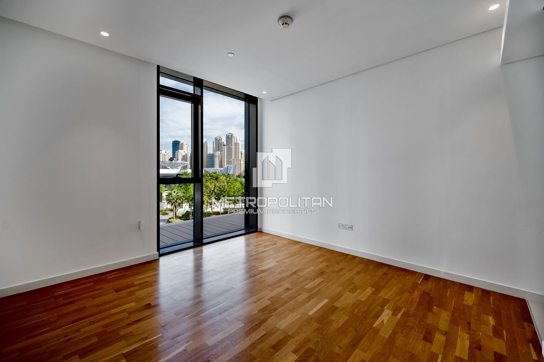 Park and Sea Views| Large Layout | Excellent Price