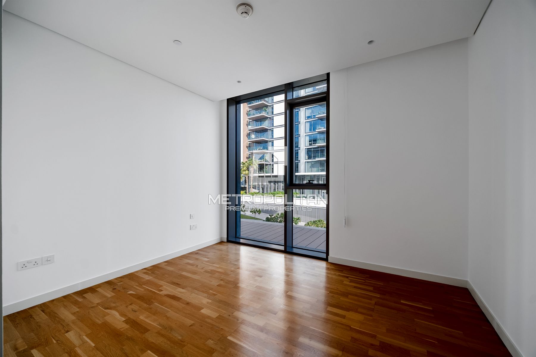 Park and Sea Views| Large Layout | Excellent Price