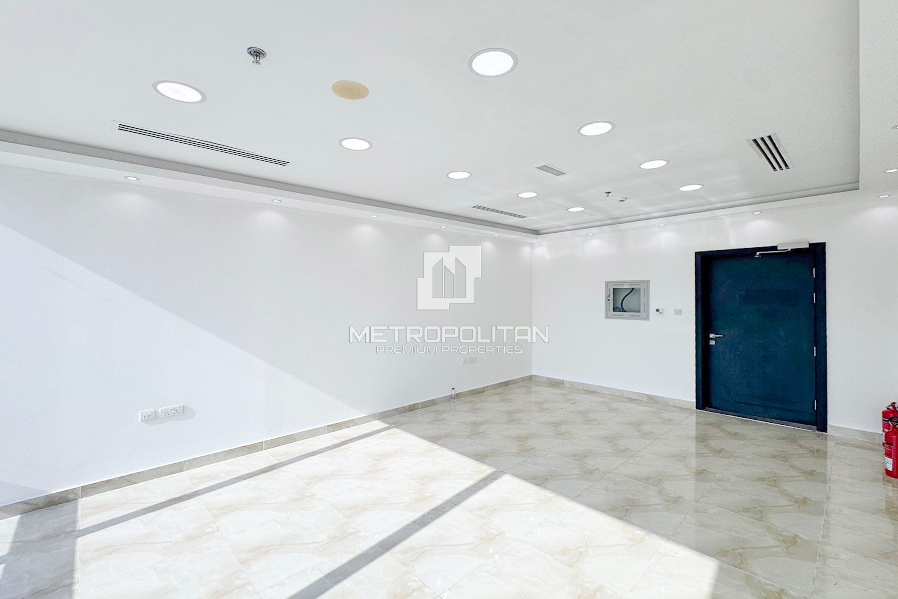 Image - Tamani Art Tower, Business Bay, Dubai | Project - Office