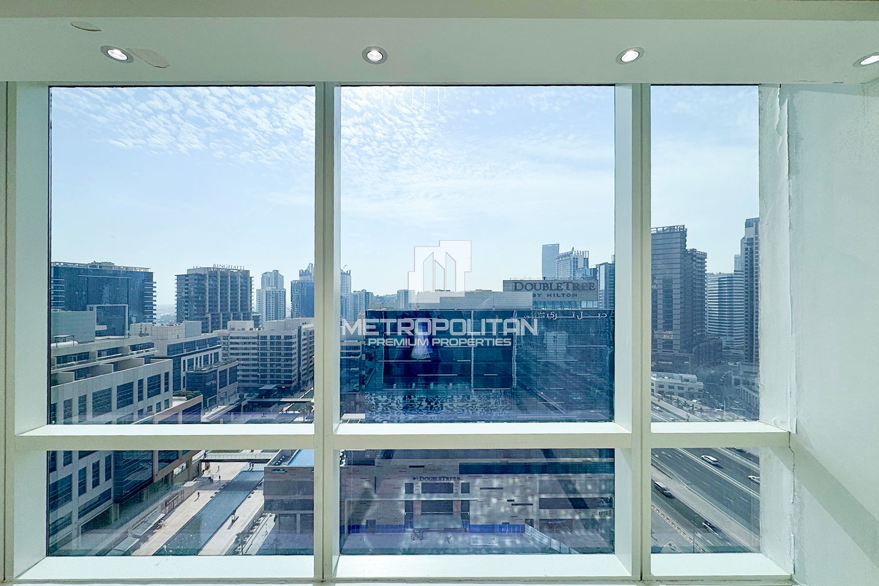 Image - Tamani Art Tower, Business Bay, Dubai | Project - Office