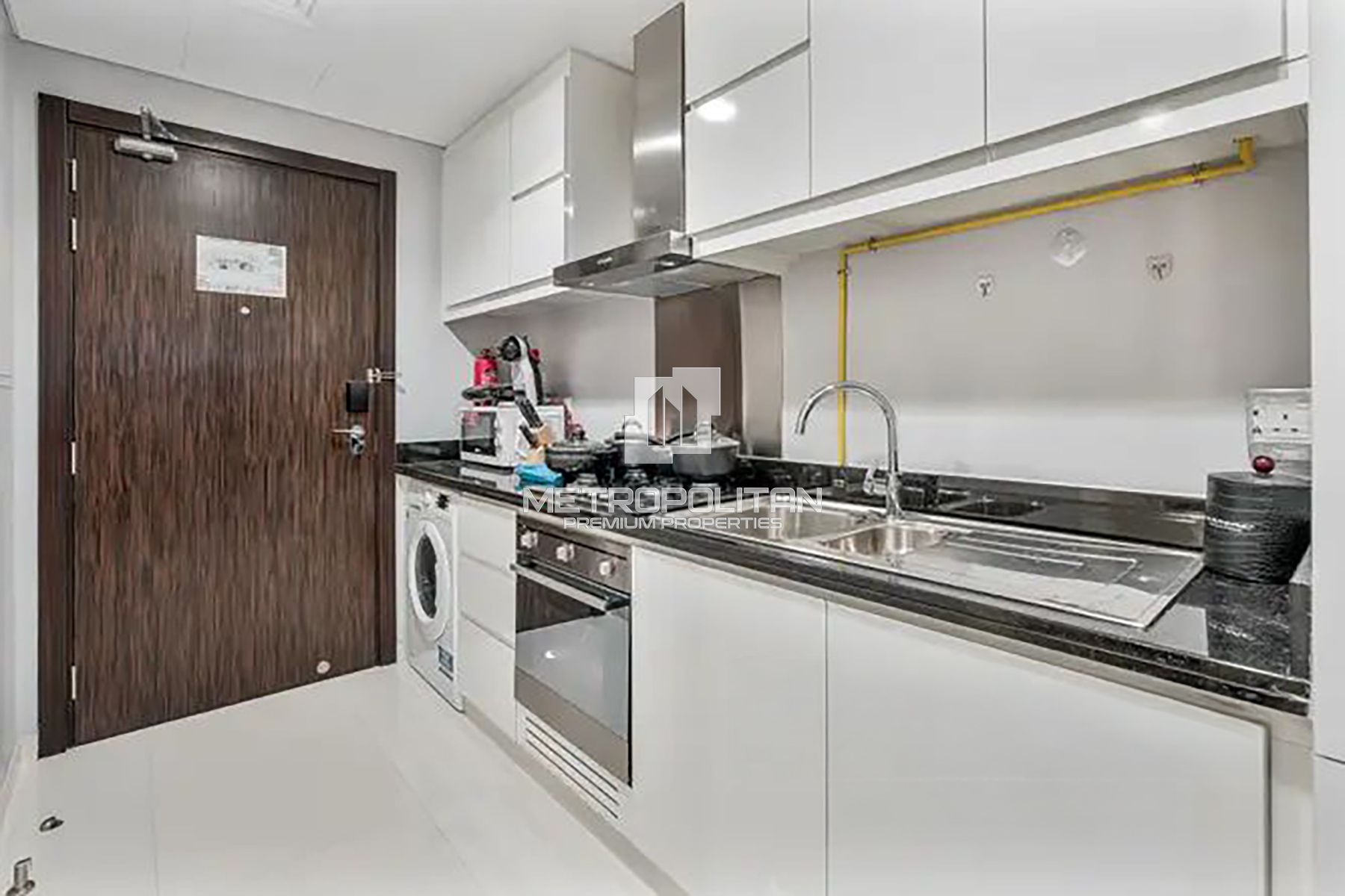 Investor Deal | Fully Furnished | Prime Area photo-2