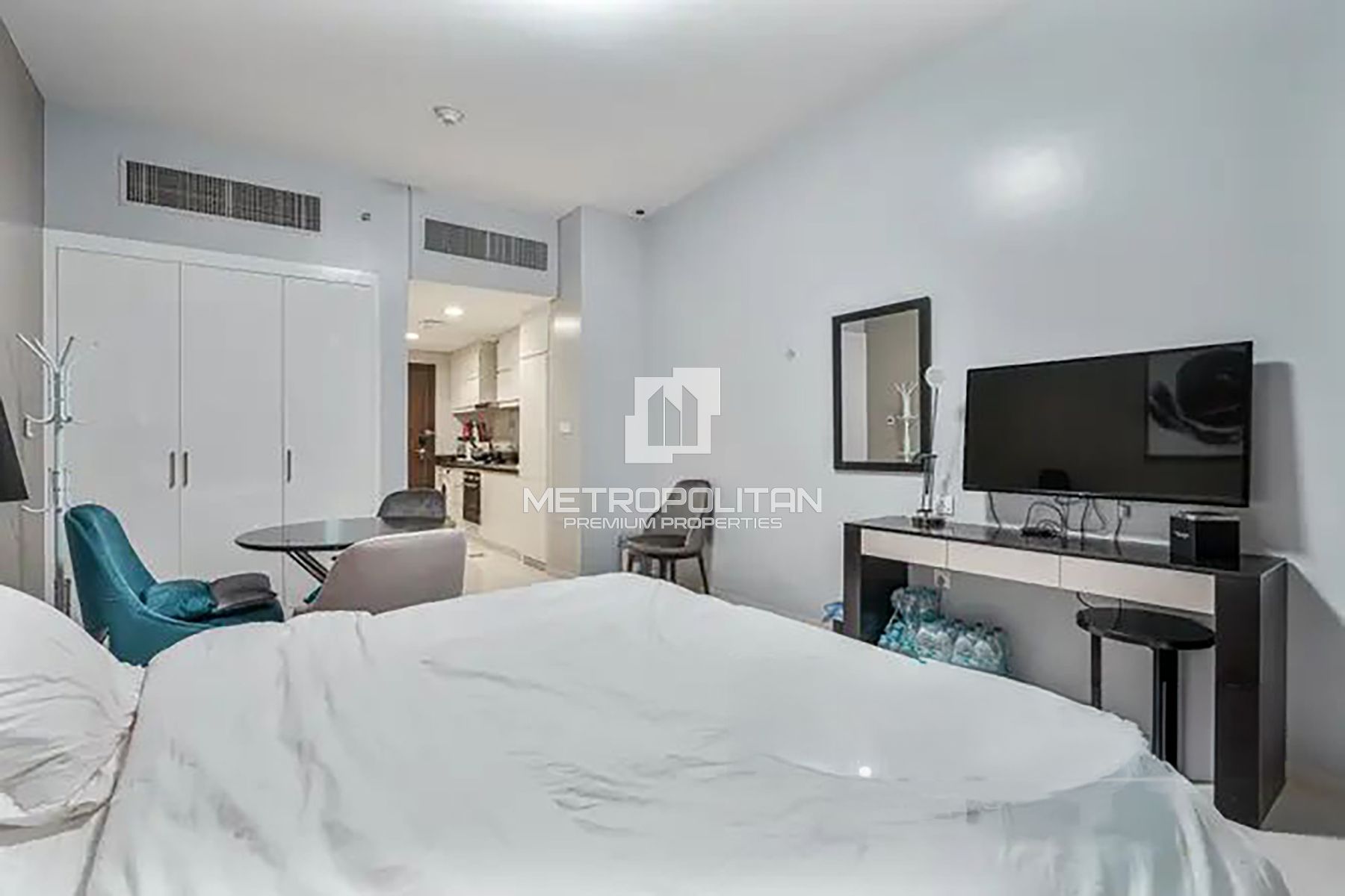 Investor Deal | Fully Furnished | Prime Area photo-5