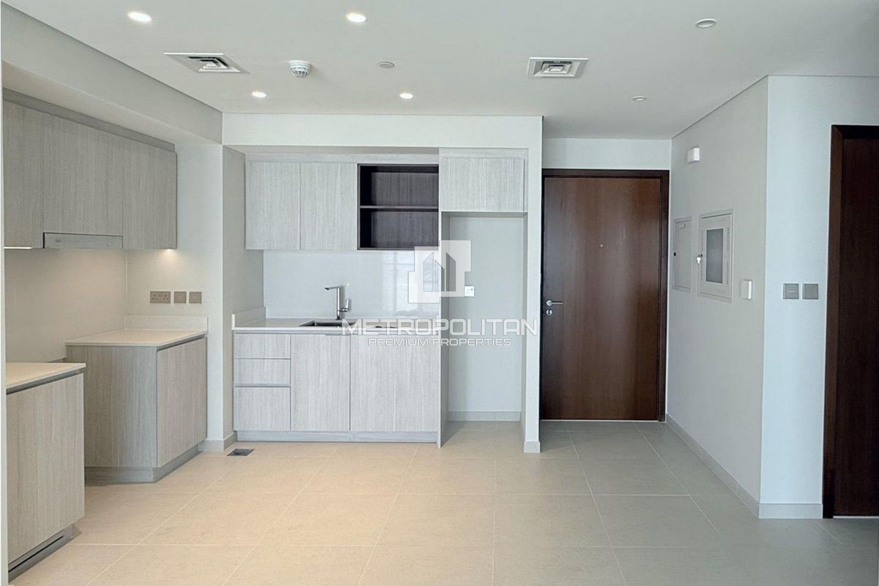 Vacant | High Floor | Prime Location photo-2