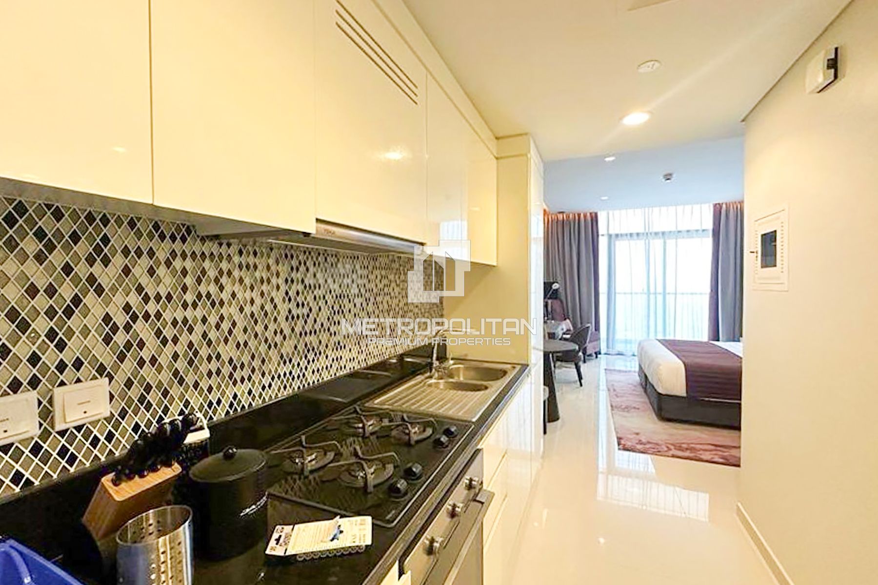 Luxury Furnished Studio | High Floor | Canal Views photo-2