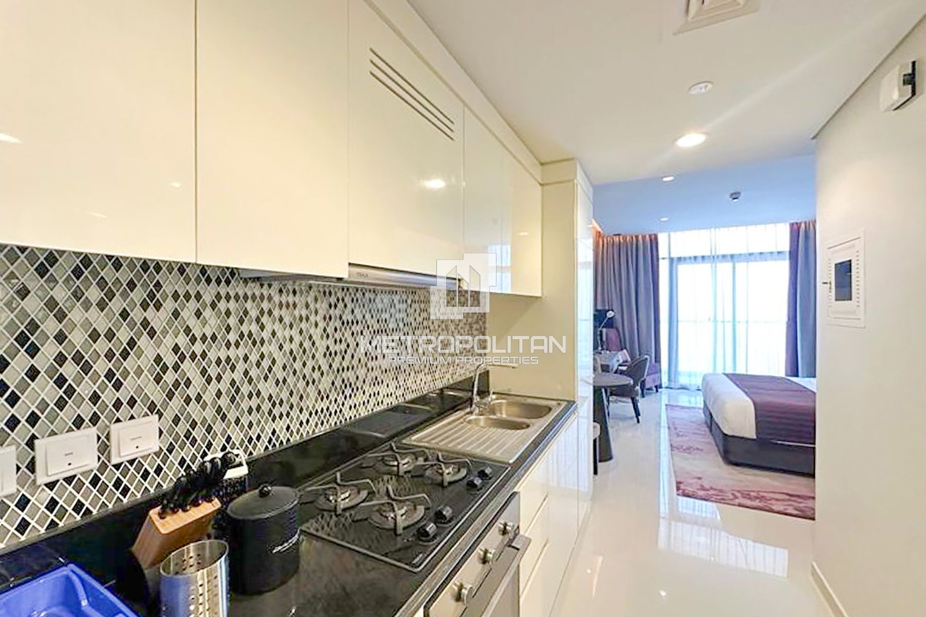 Luxury Furnished Studio | High Floor | Canal Views photo-5