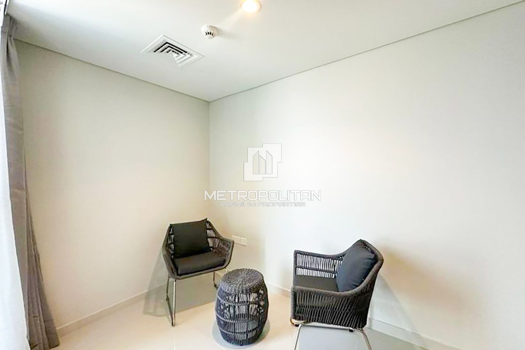 Luxury Furnished Studio | High Floor | Canal Views photo-8