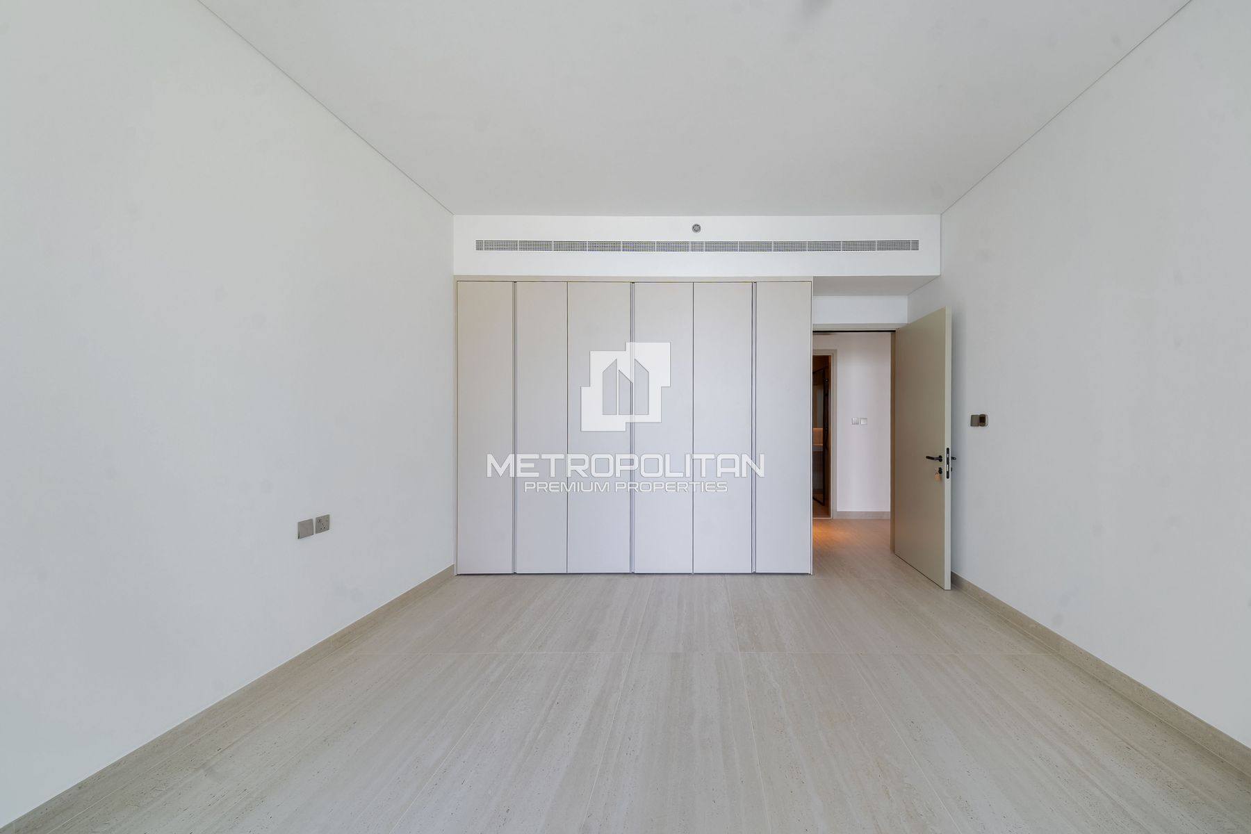 Luxurious Apartment | Prime Location | High ROI