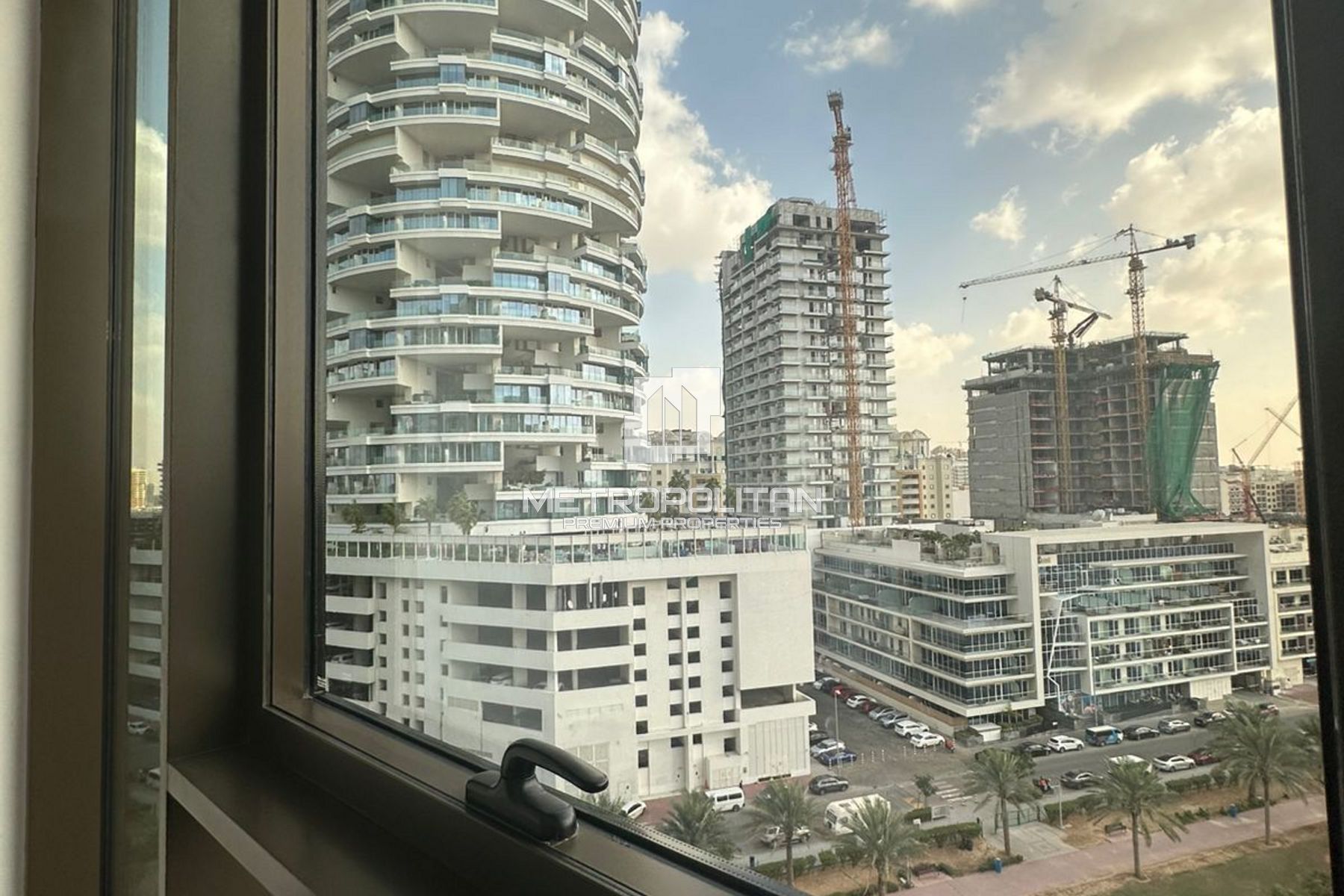 Corner Unit | Park Views | All En suite Bathrooms photo-3