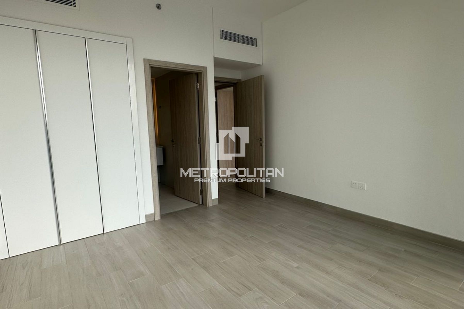 Corner Unit | Park Views | All En suite Bathrooms photo-13