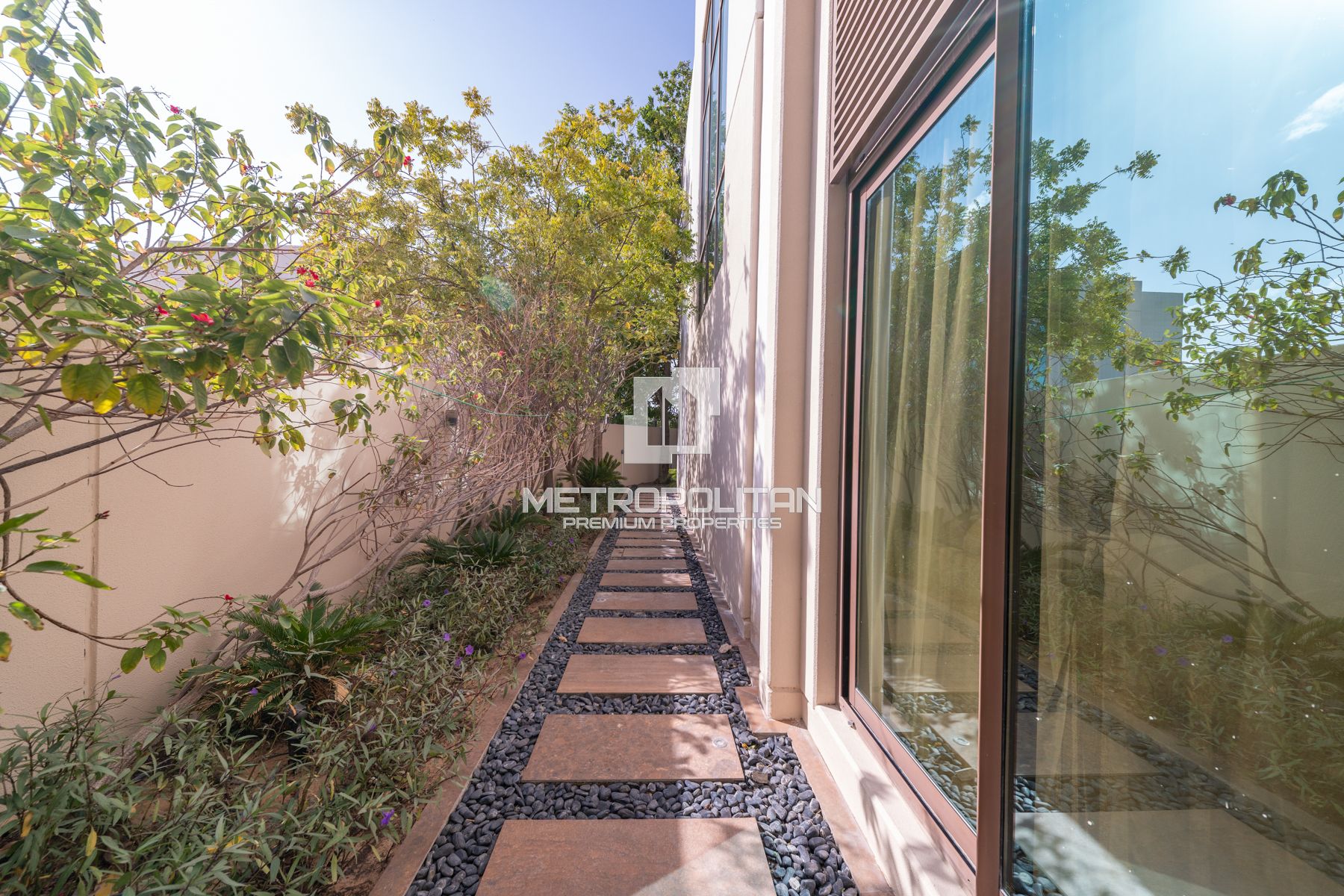 View Today | Vacant | Luxury Living photo-21