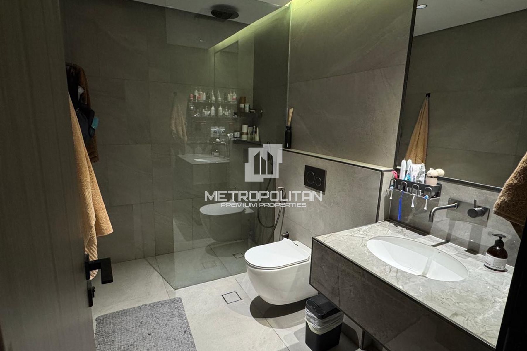 Fully Furnished | Prime Location| Pool View photo-6