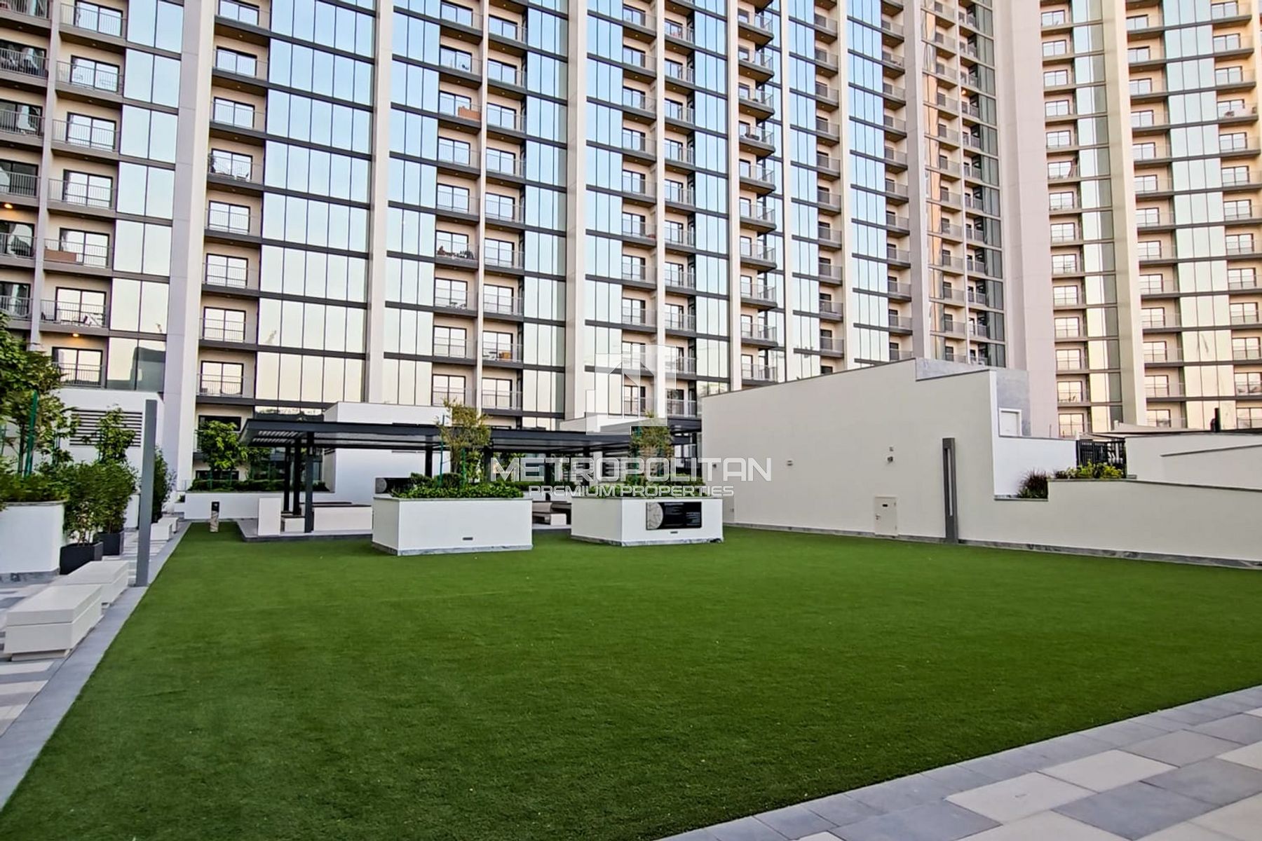 Image - The Crest Tower B, Mohammed Bin Rashid City, Dubai | Project - Apartment