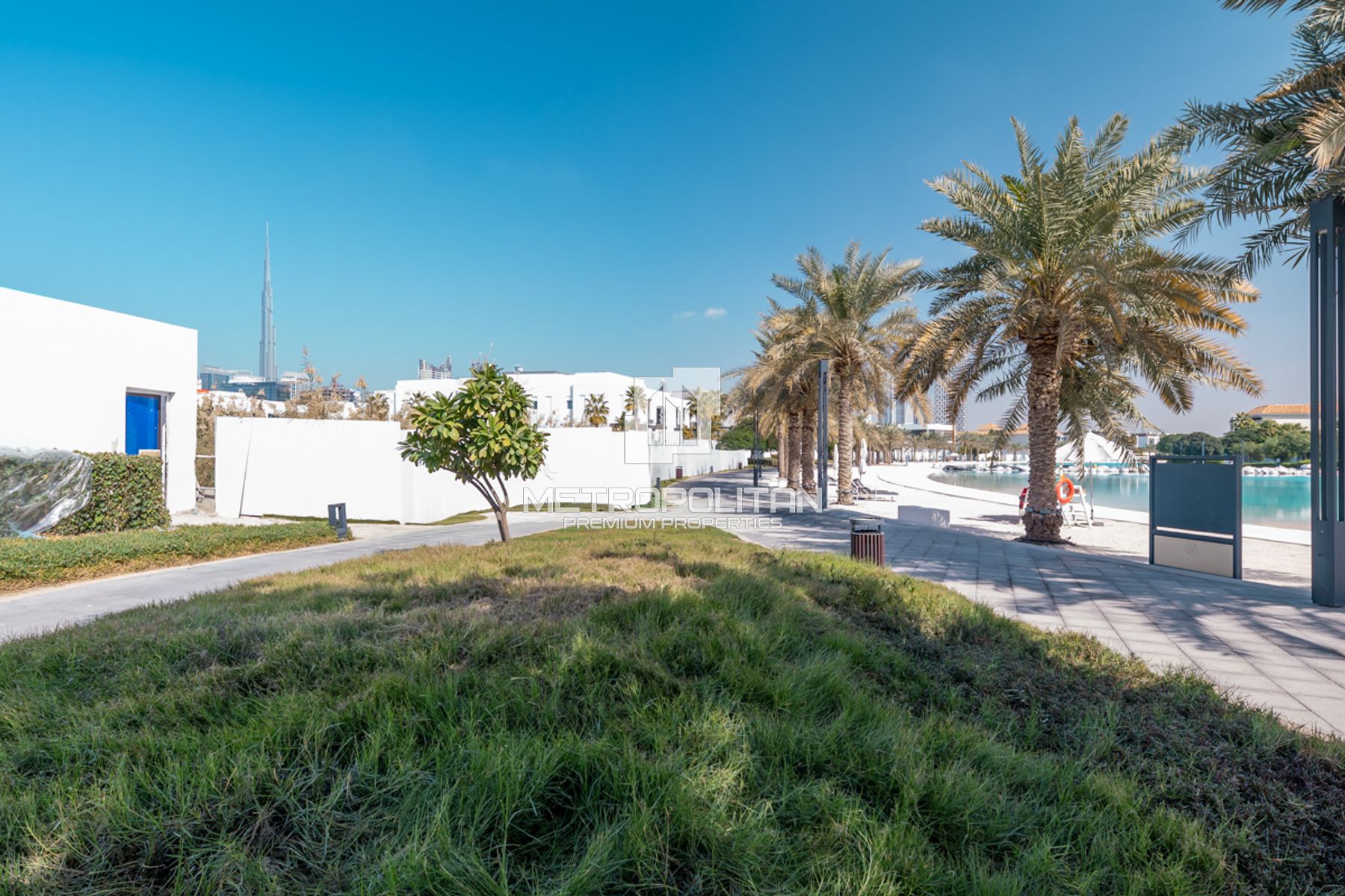 Prime Lagoon-Front Plot | Huge Layout | Luxurious photo-2