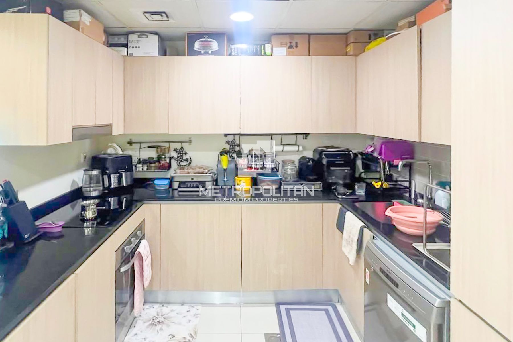 Spacious 4 Beds | Prime Location| Motivated Seller photo-5