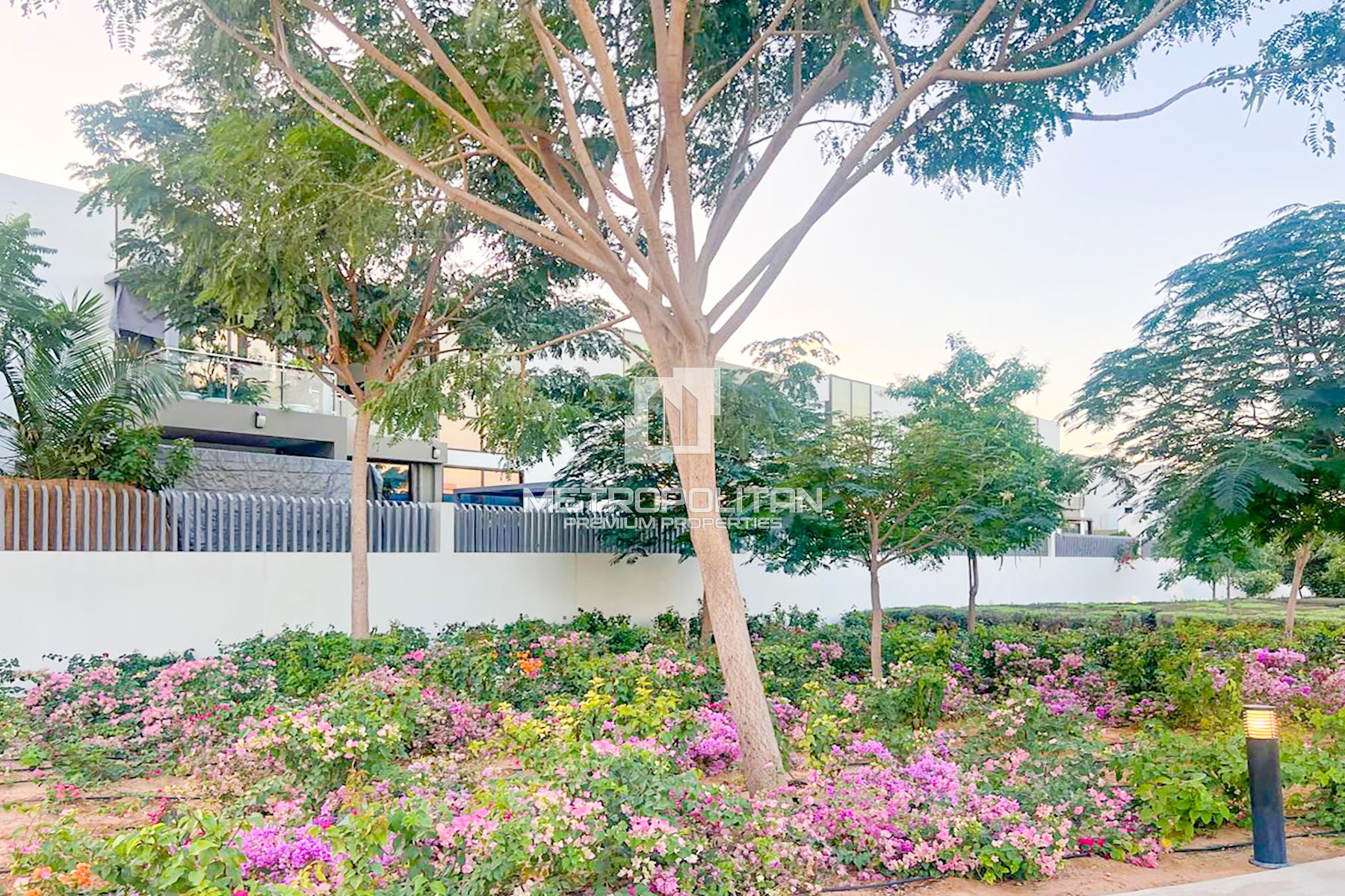 Spacious 4 Beds | Prime Location| Motivated Seller photo-8