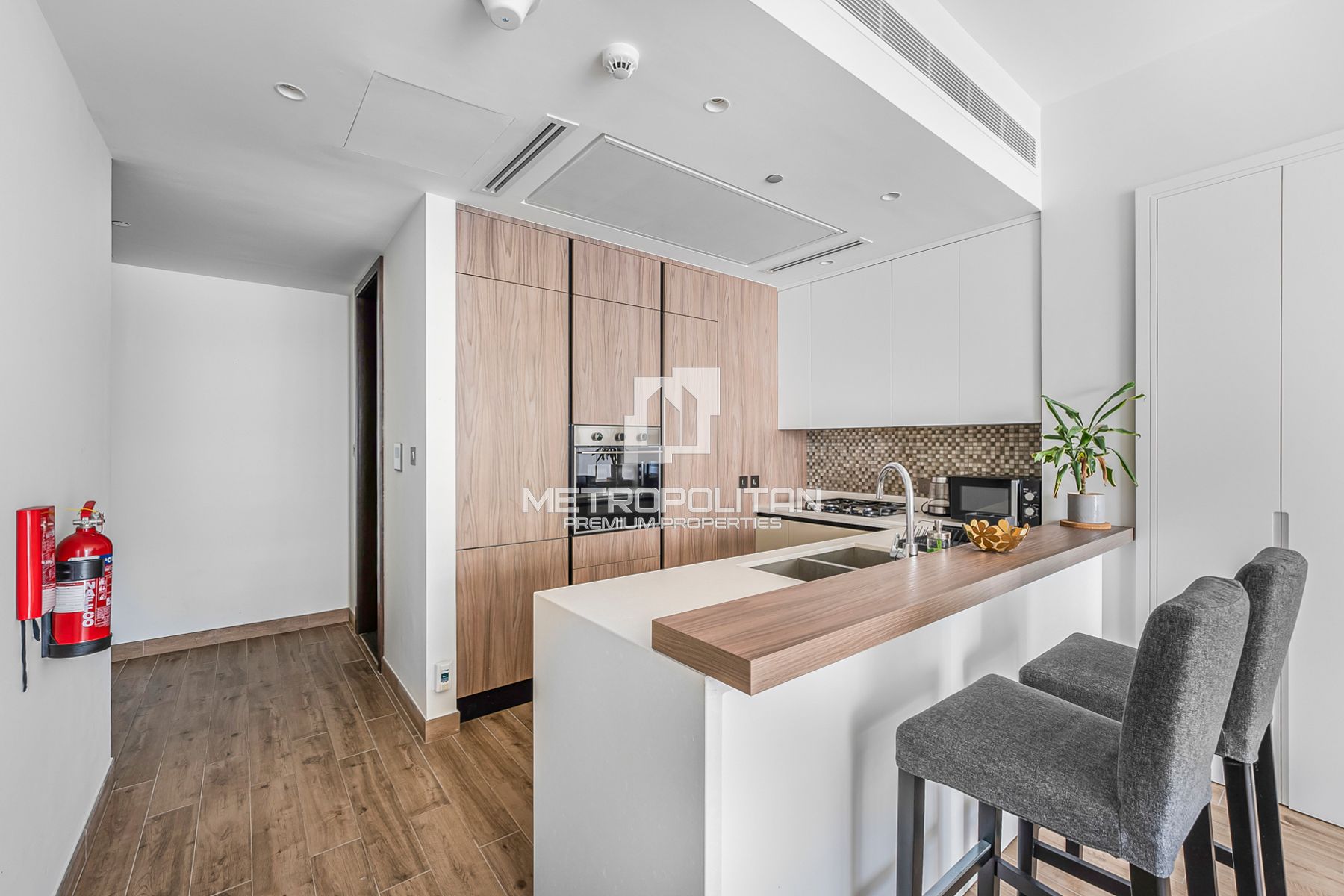 High Floor | Upgraded Unit | Spacious 1 Bed photo-4