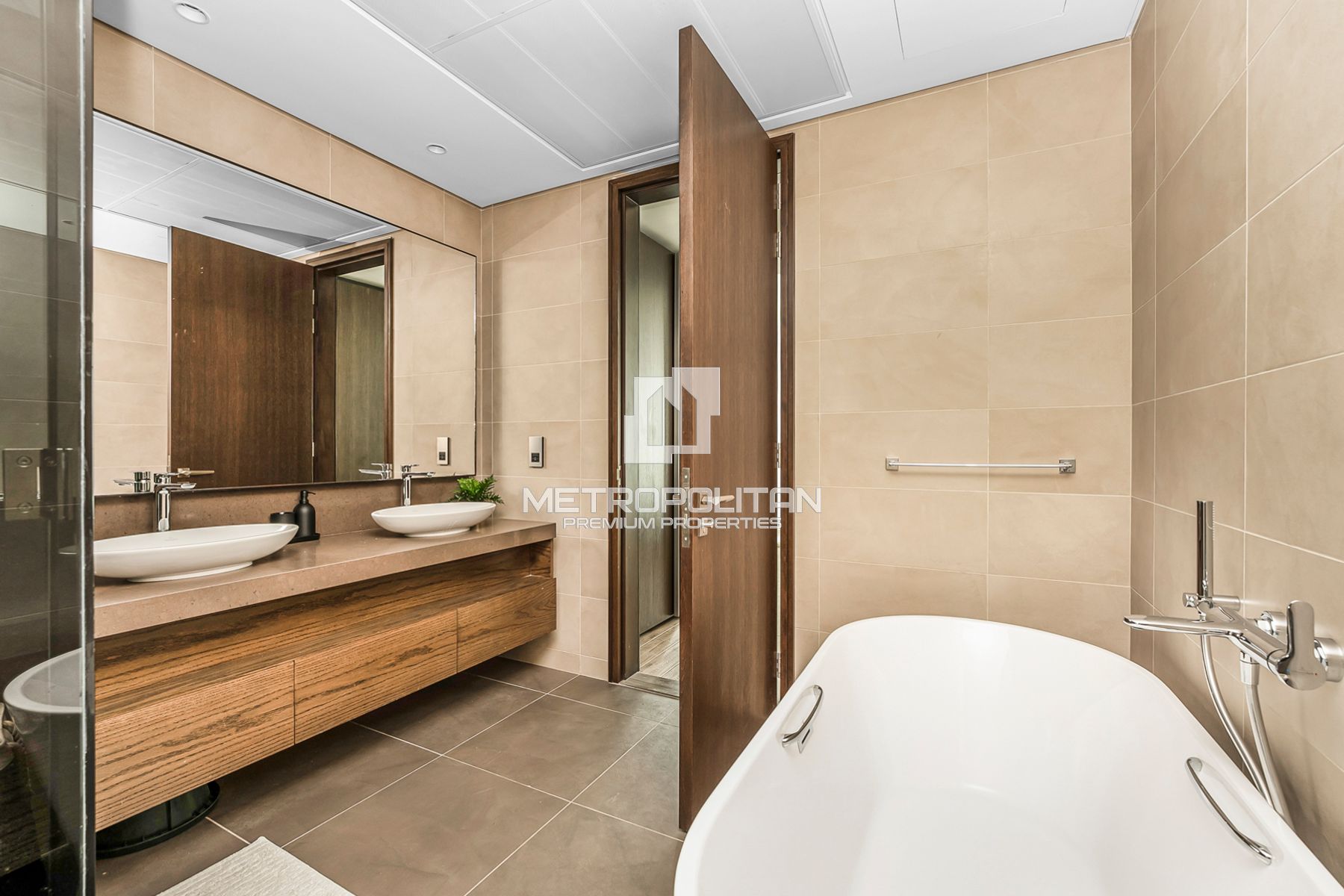 High Floor | Upgraded Unit | Spacious 1 Bed photo-7