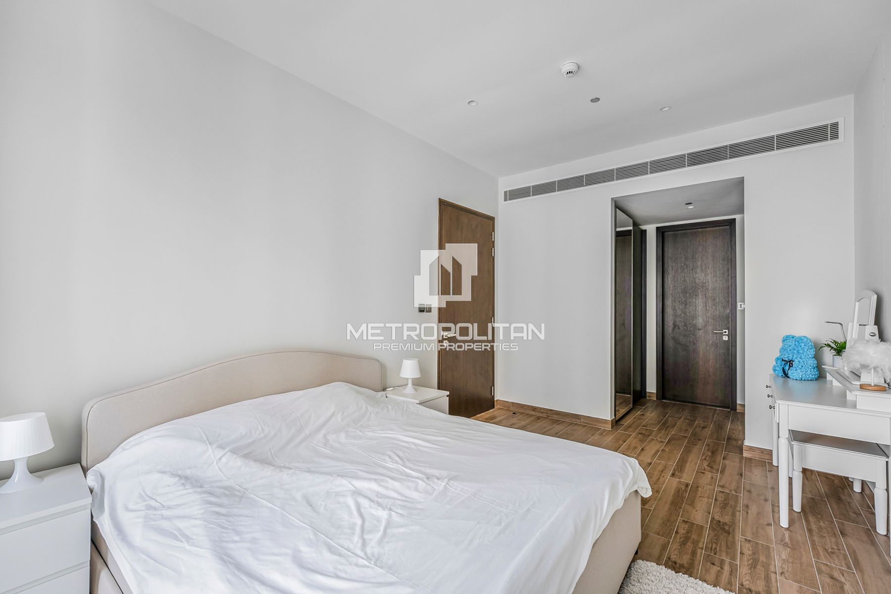 High Floor | Upgraded Unit | Spacious 1 Bed photo-12