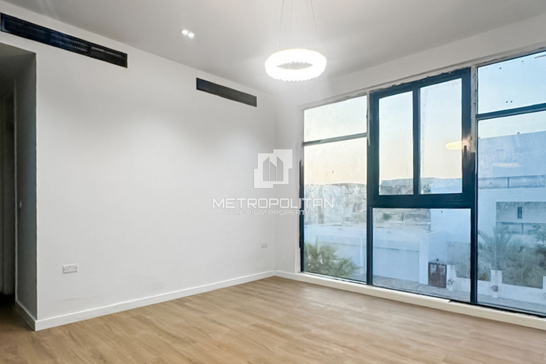 5BR Villa for Sale in Jumeirah Park – MPS-44708 photo-13