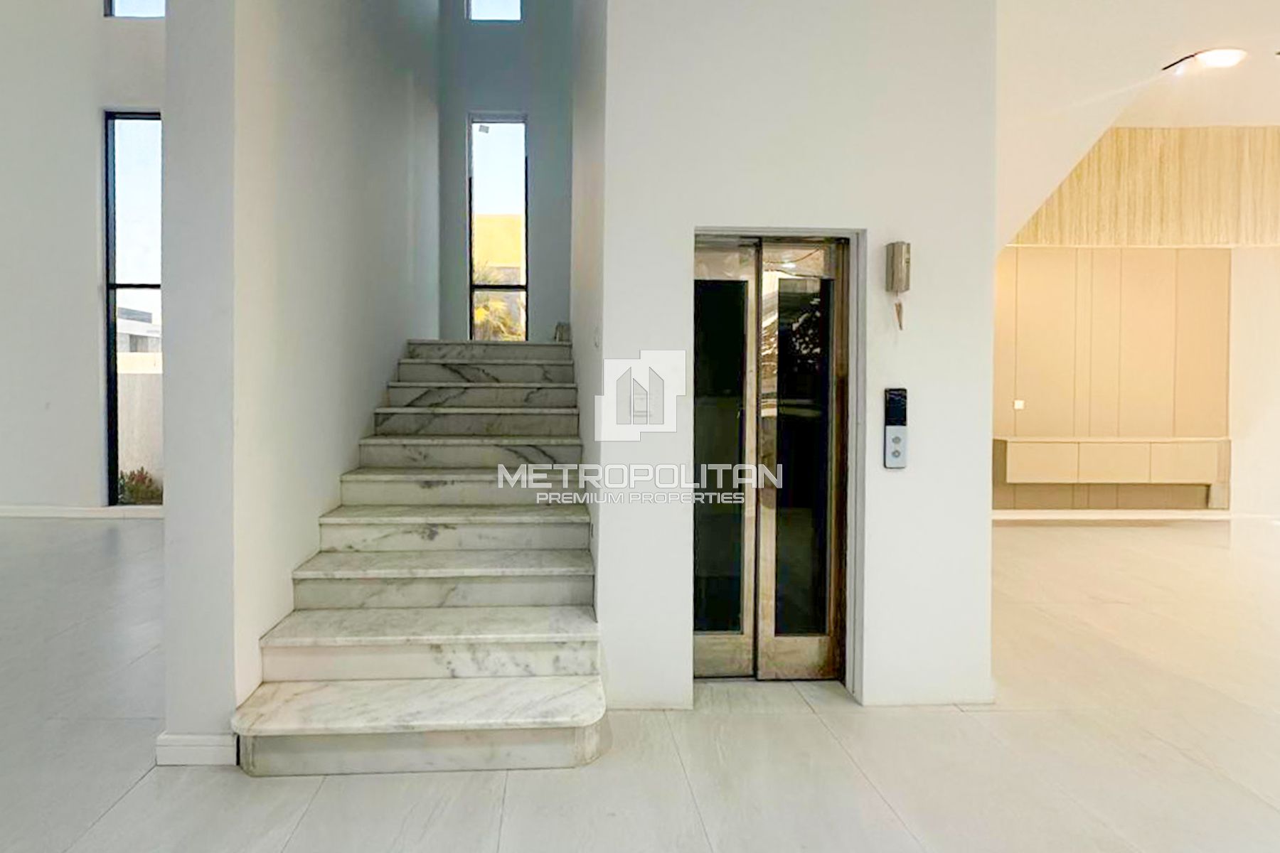 5BR Villa for Sale in Jumeirah Park – MPS-44708 photo-4