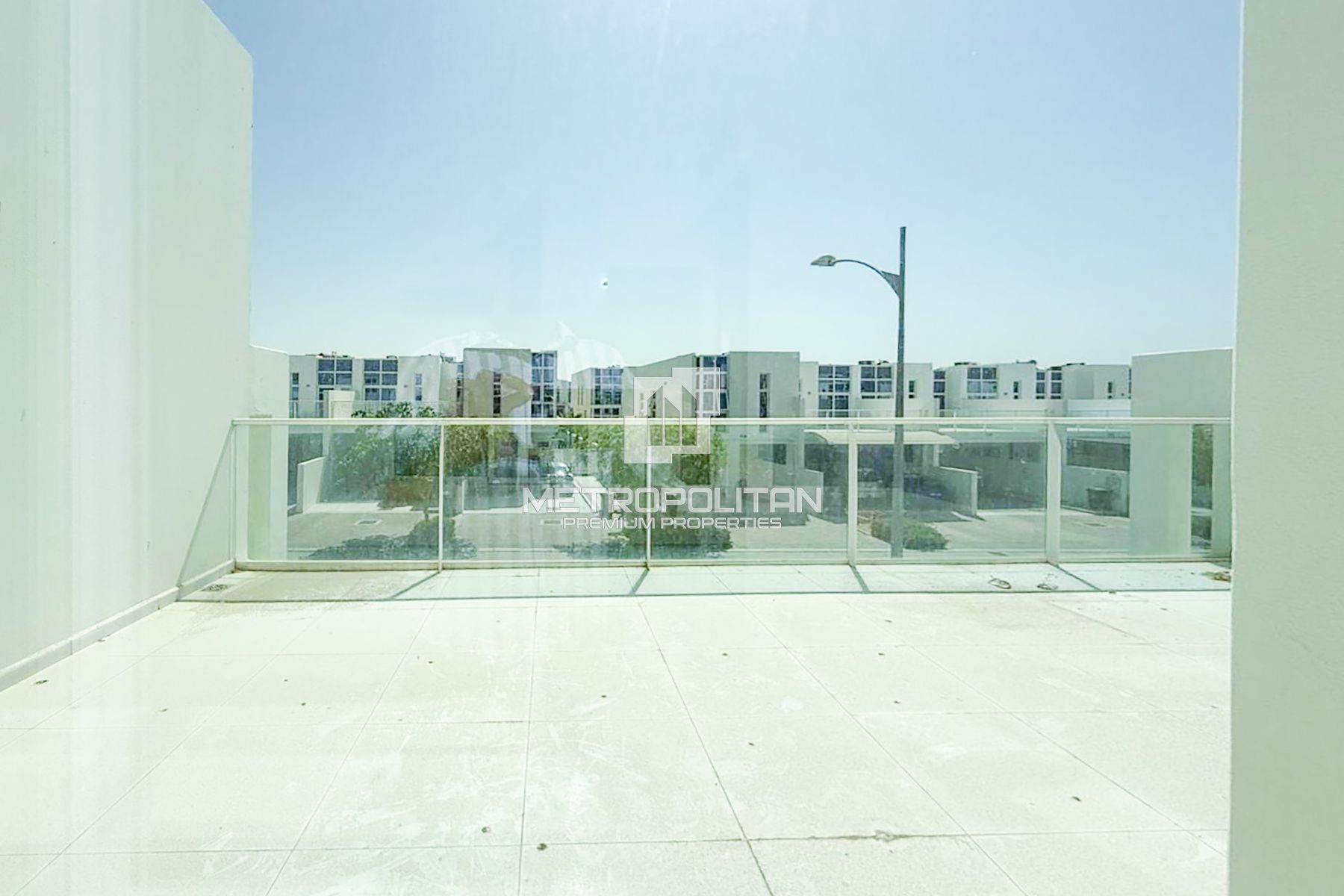 OPEN KITCHEN | LARGE LAYOUT | SINGLE ROW | RENTED photo-8