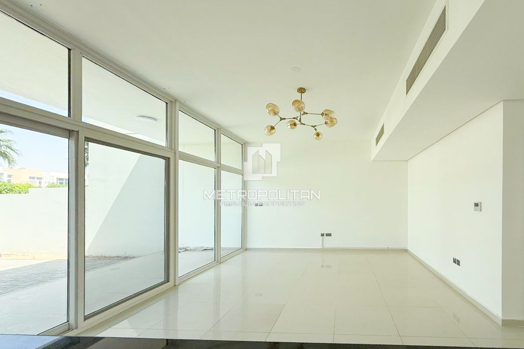 OPEN KITCHEN | LARGE LAYOUT | SINGLE ROW | RENTED photo-9