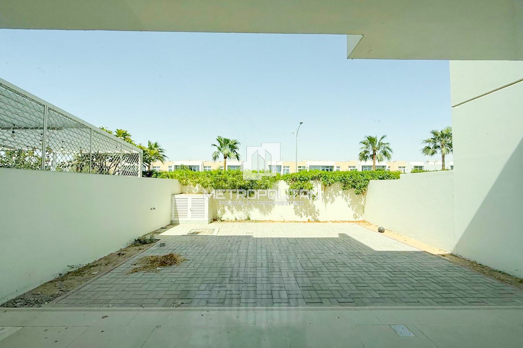 OPEN KITCHEN | LARGE LAYOUT | SINGLE ROW | RENTED photo-10