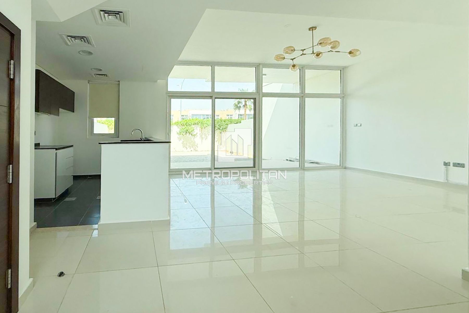 OPEN KITCHEN | LARGE LAYOUT | SINGLE ROW | RENTED photo-13