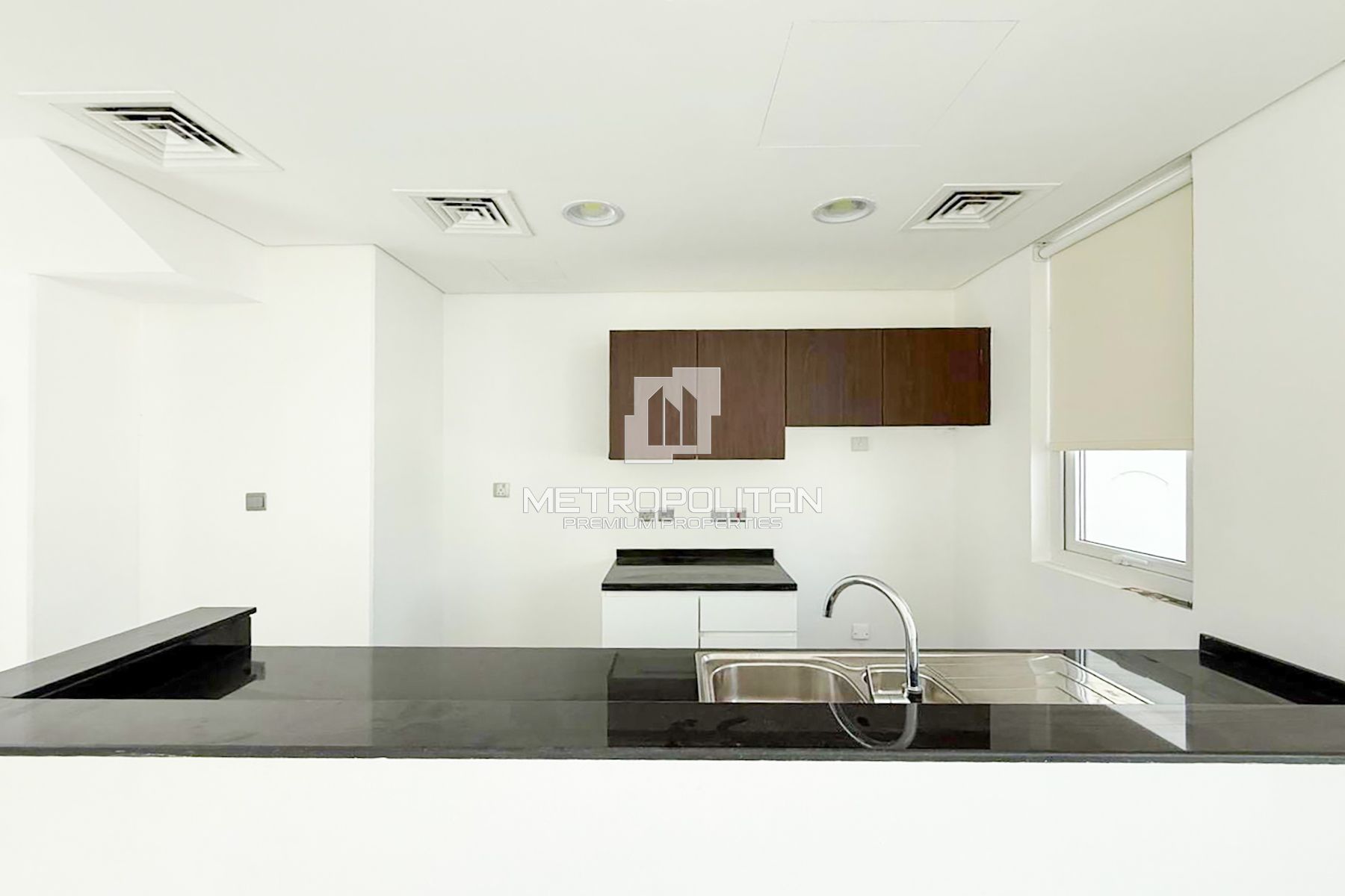 OPEN KITCHEN | LARGE LAYOUT | SINGLE ROW | RENTED photo-14