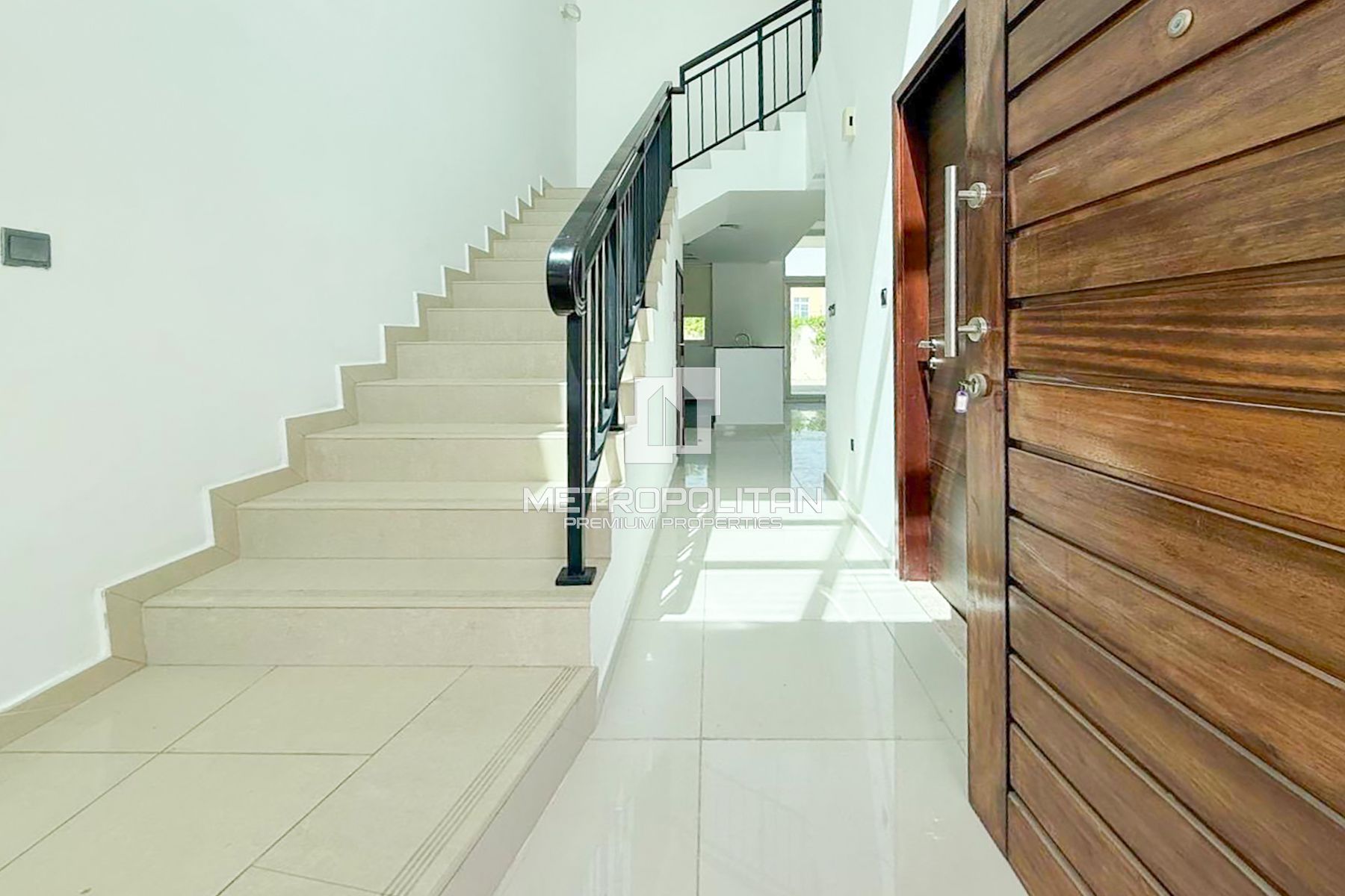 OPEN KITCHEN | LARGE LAYOUT | SINGLE ROW | RENTED photo-15