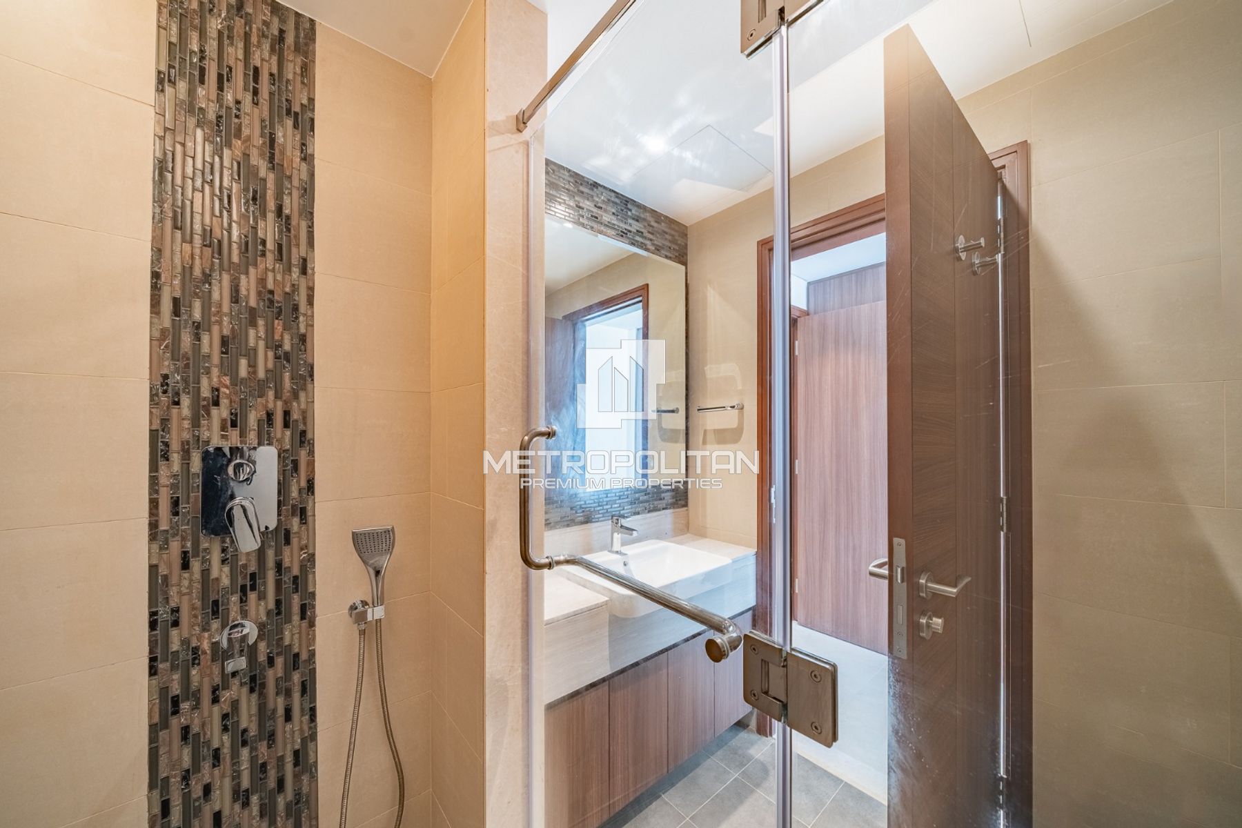 Burj Khalifa View | Luxury Apartment | Prime Area photo-12