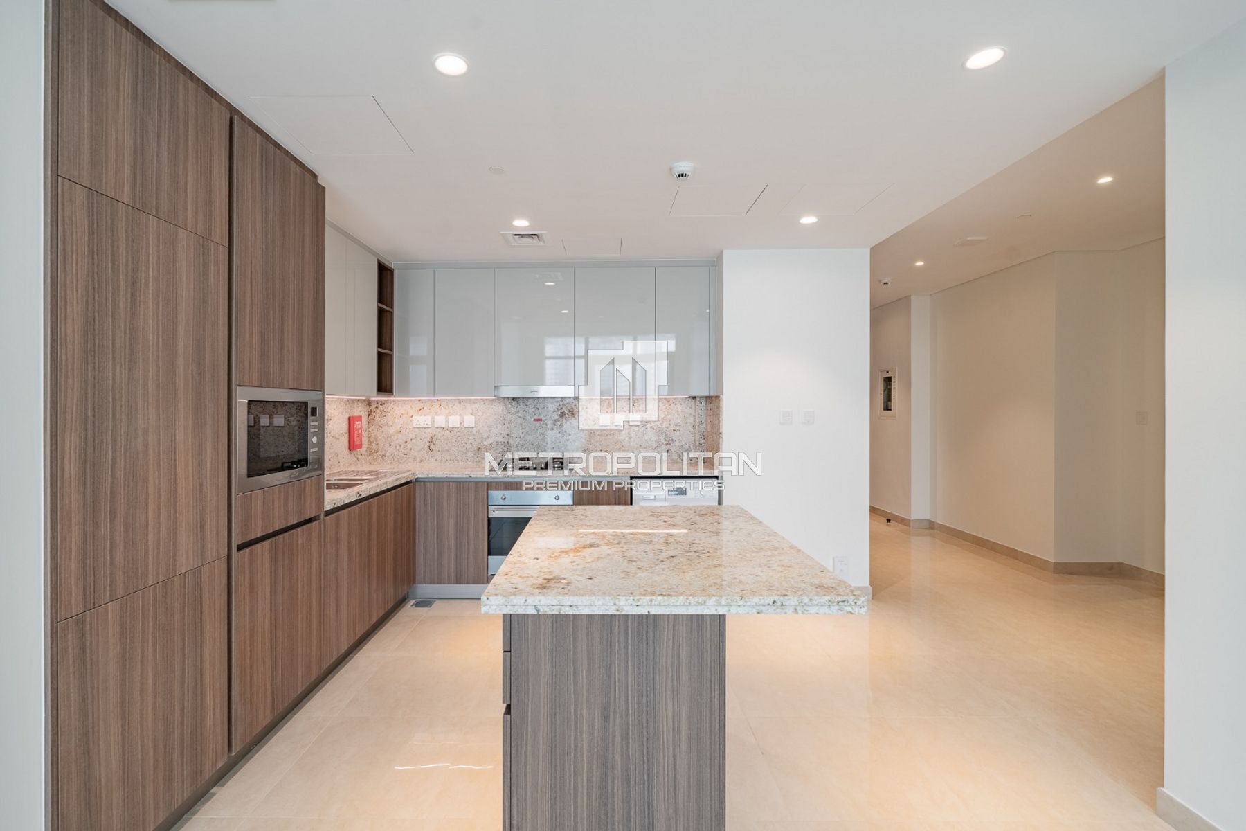 Burj Khalifa View | Luxury Apartment | Prime Area photo-2