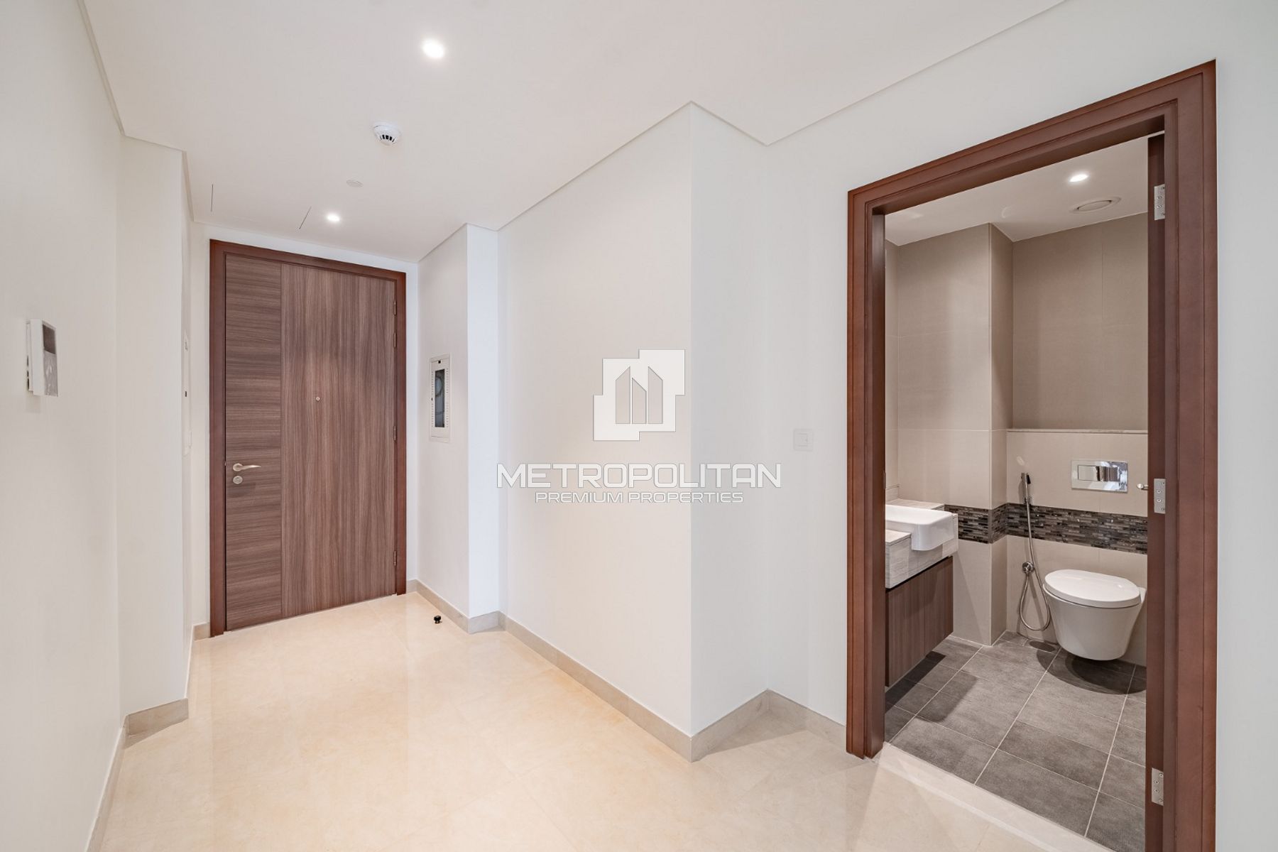 Burj Khalifa View | Luxury Apartment | Prime Area photo-6