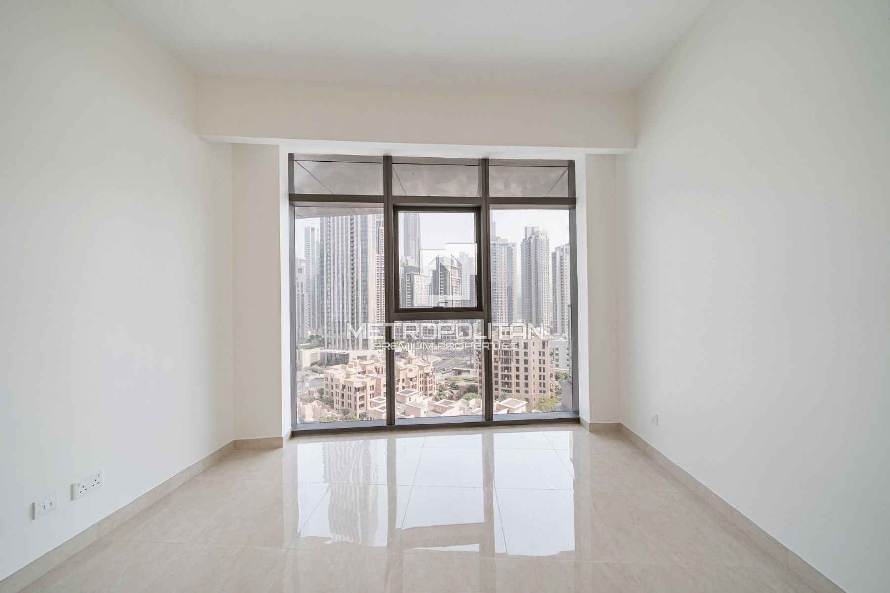 Burj Khalifa View | Luxury Apartment | Prime Area photo-7