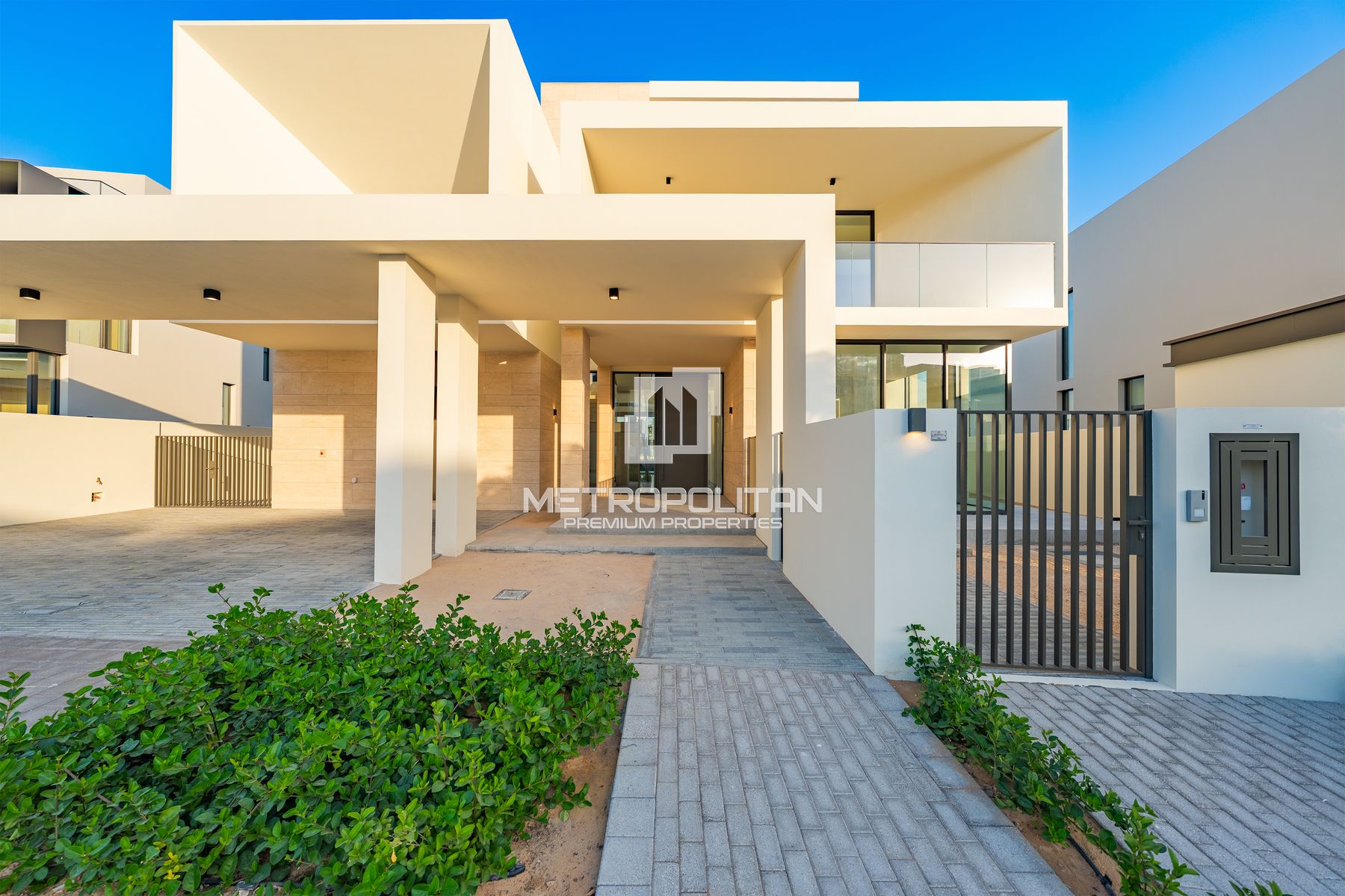 Premium Single Row|Panoramic Lake View| Rare Villa photo-0