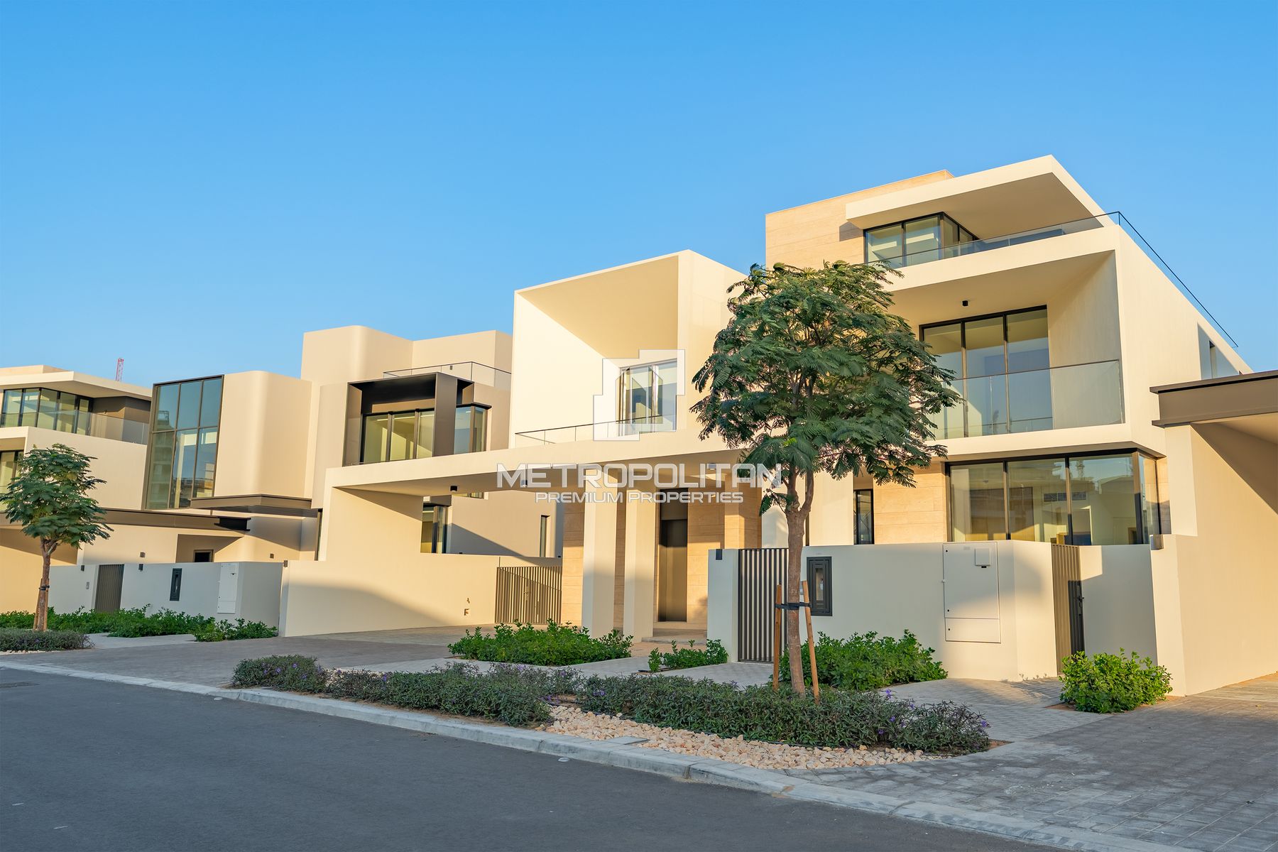 Premium Single Row|Panoramic Lake View| Rare Villa photo-1