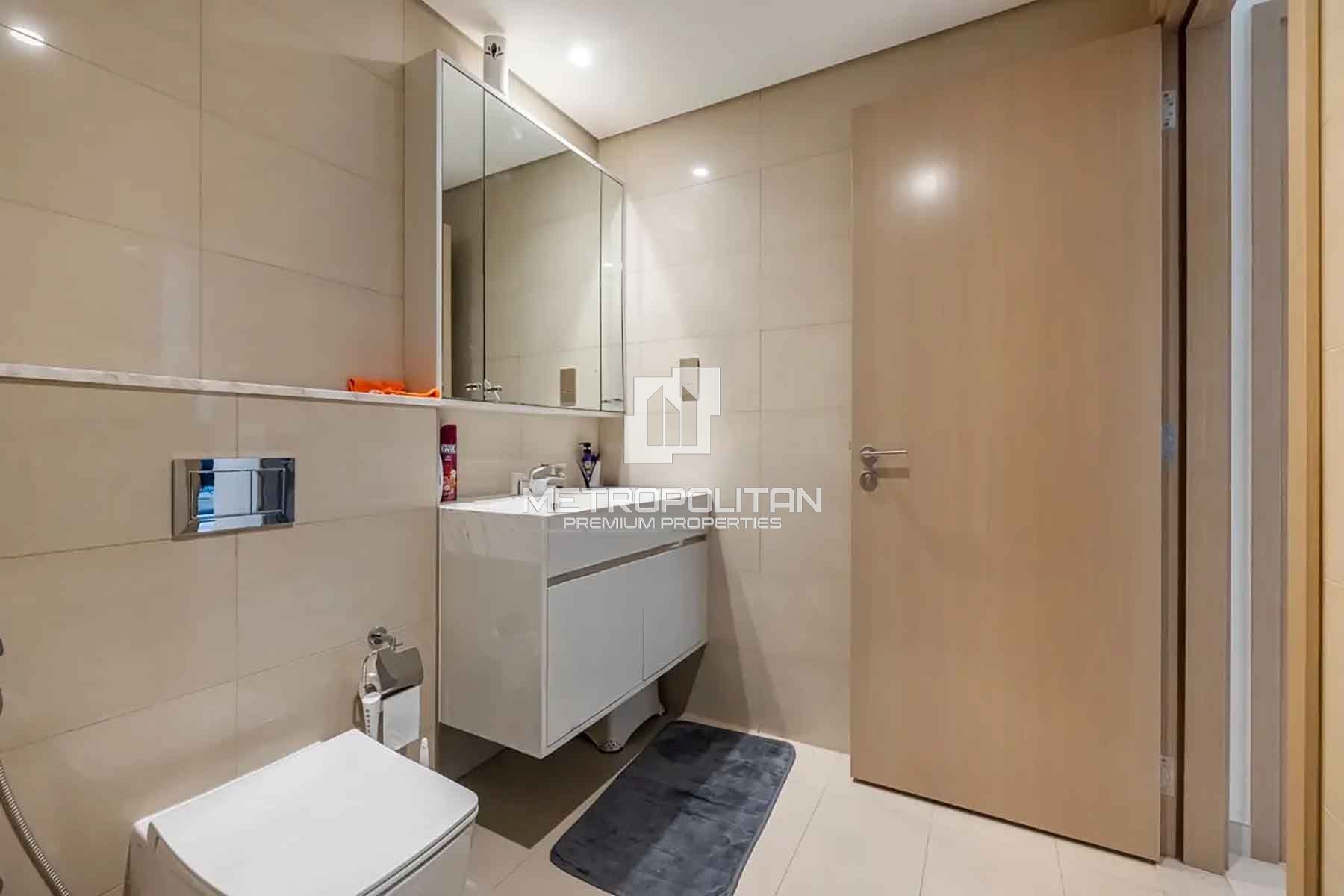 Luxury 1BR | Burj Royale Downtown Living photo-8