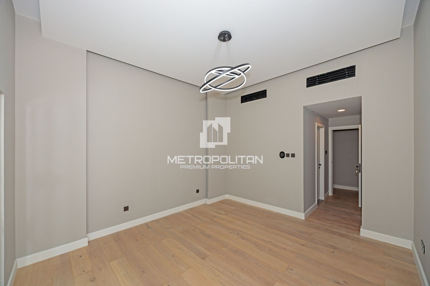 Investor Deal | 8.25% Rental ROI | Fully Upgraded photo-5